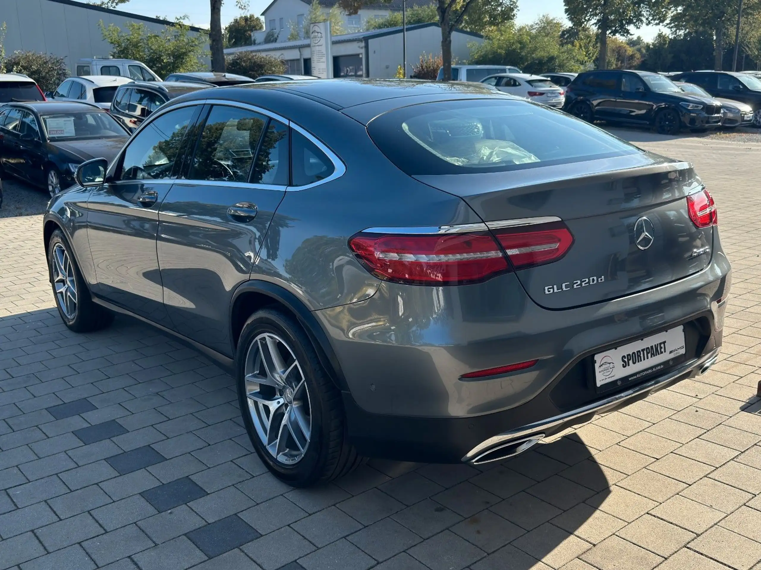 Mercedes-Benz - GLC 220