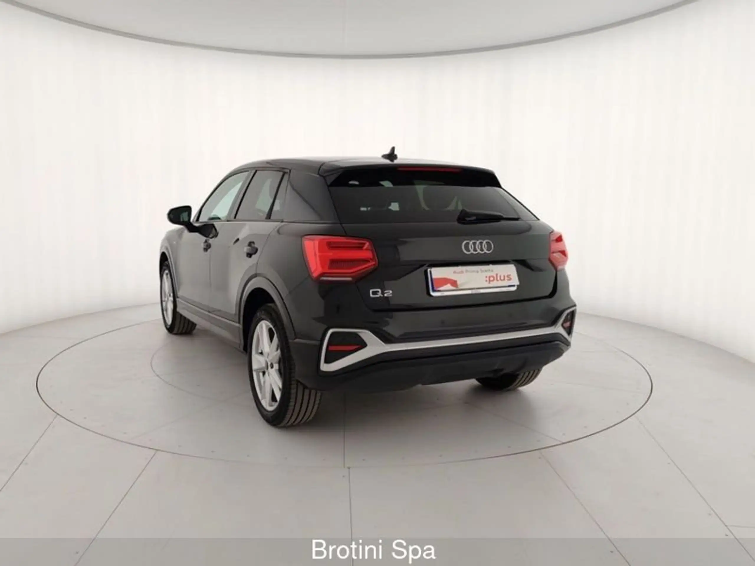 Audi - Q2