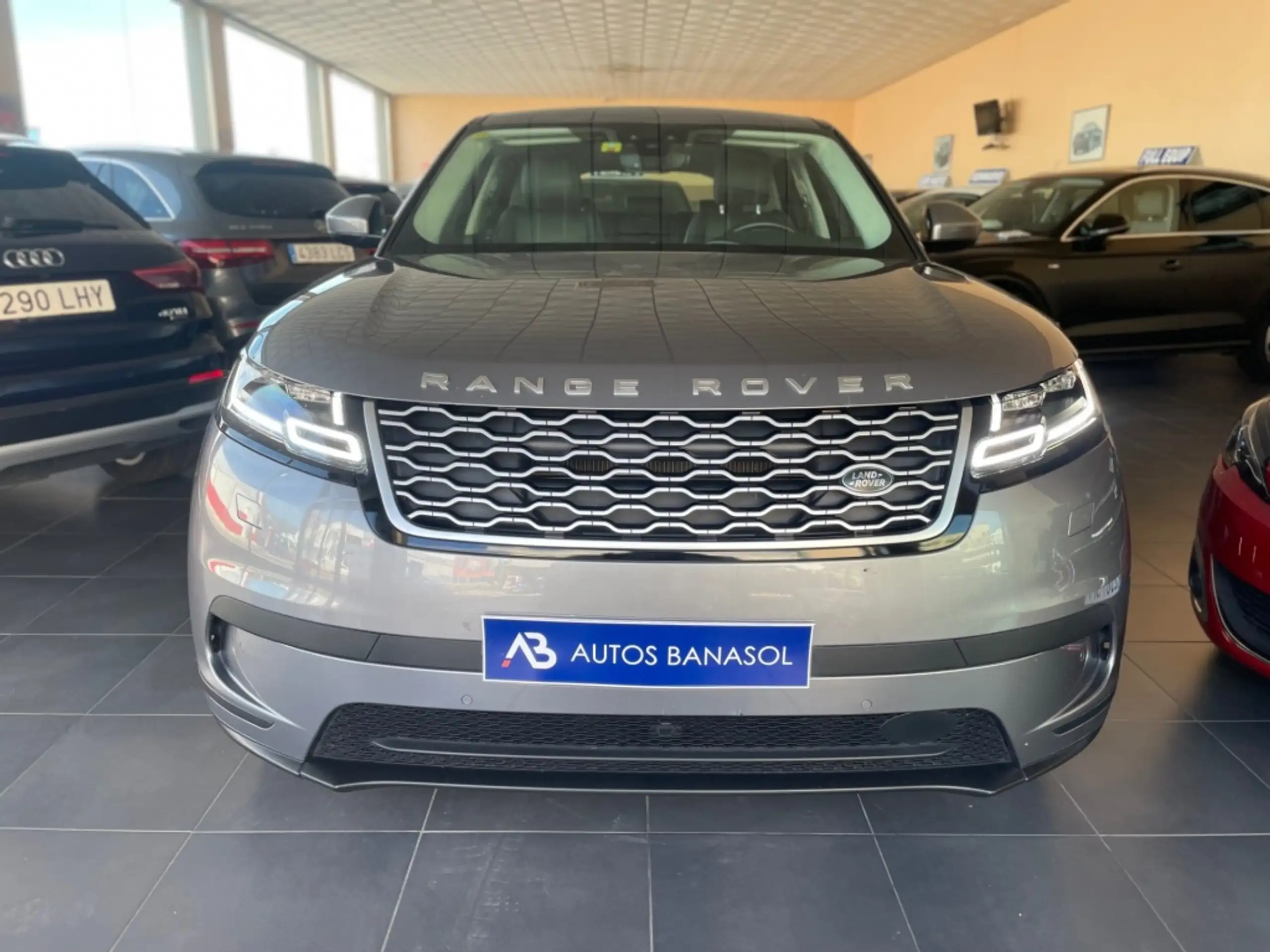 Land Rover - Range Rover Velar