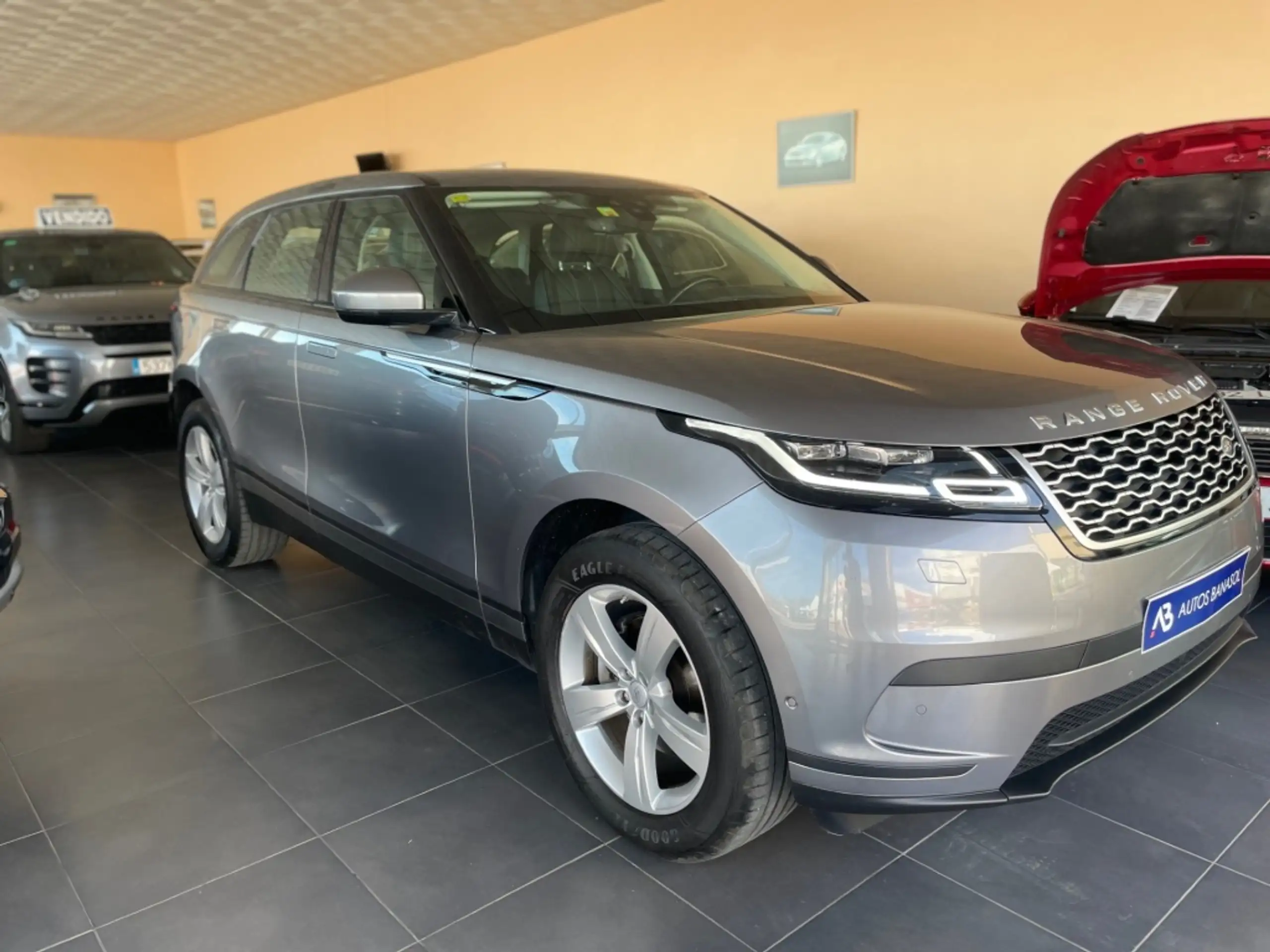 Land Rover - Range Rover Velar