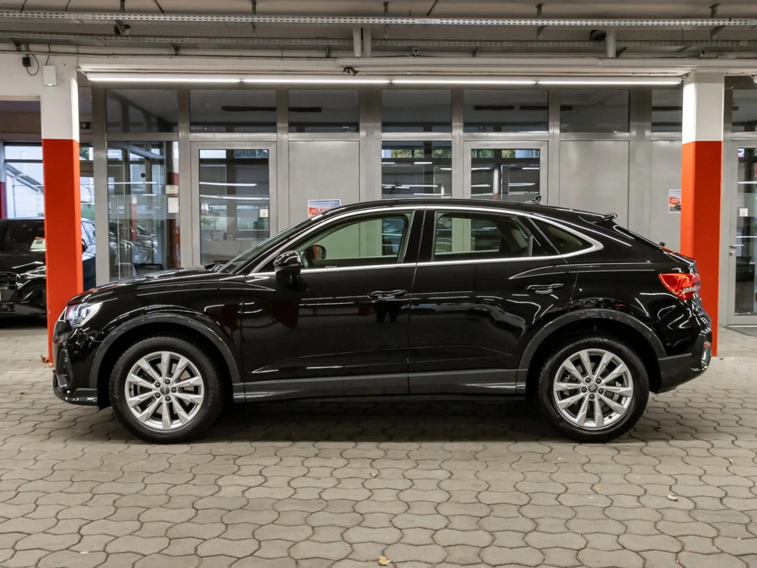 Audi - Q3