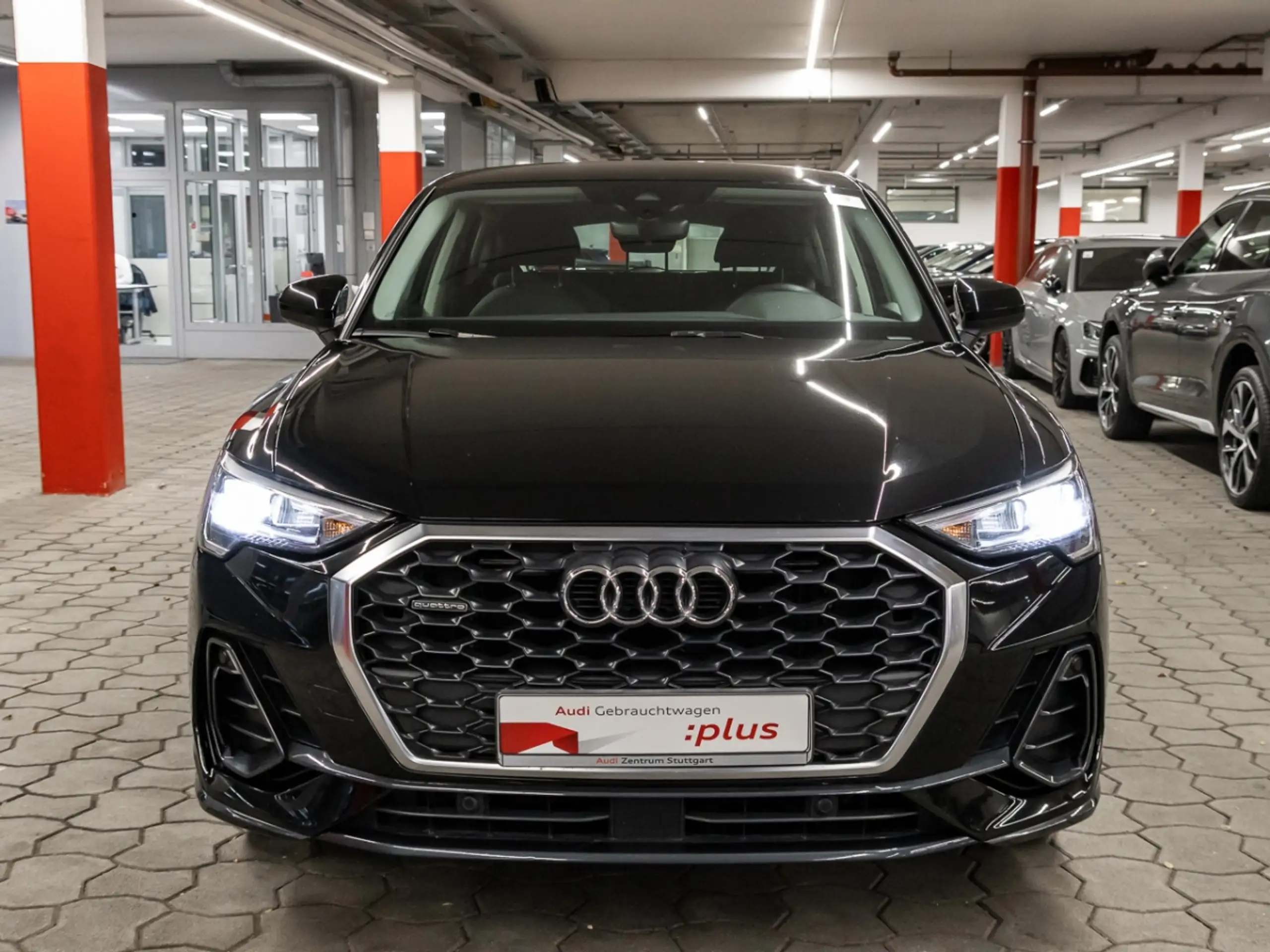 Audi - Q3