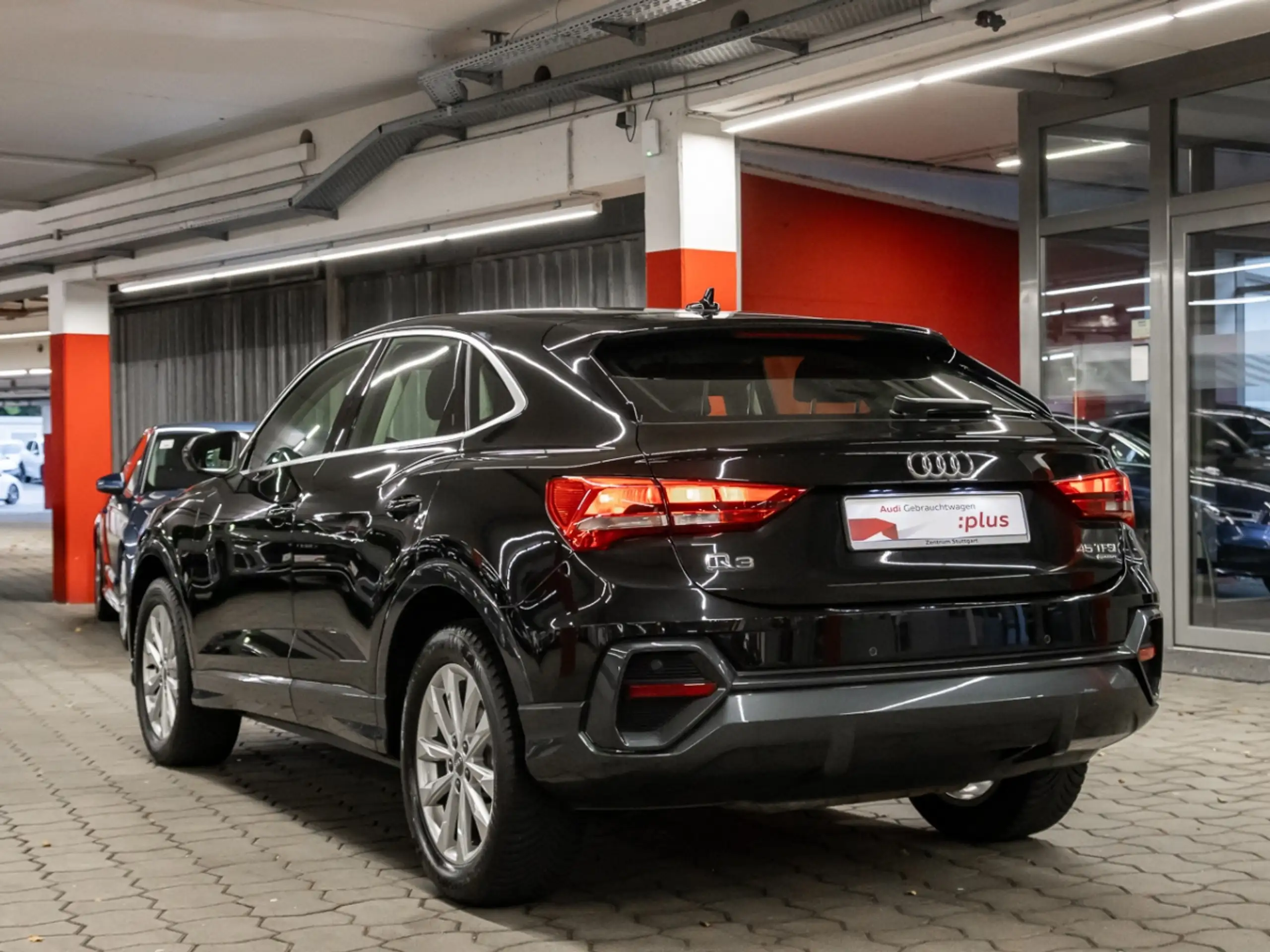 Audi - Q3