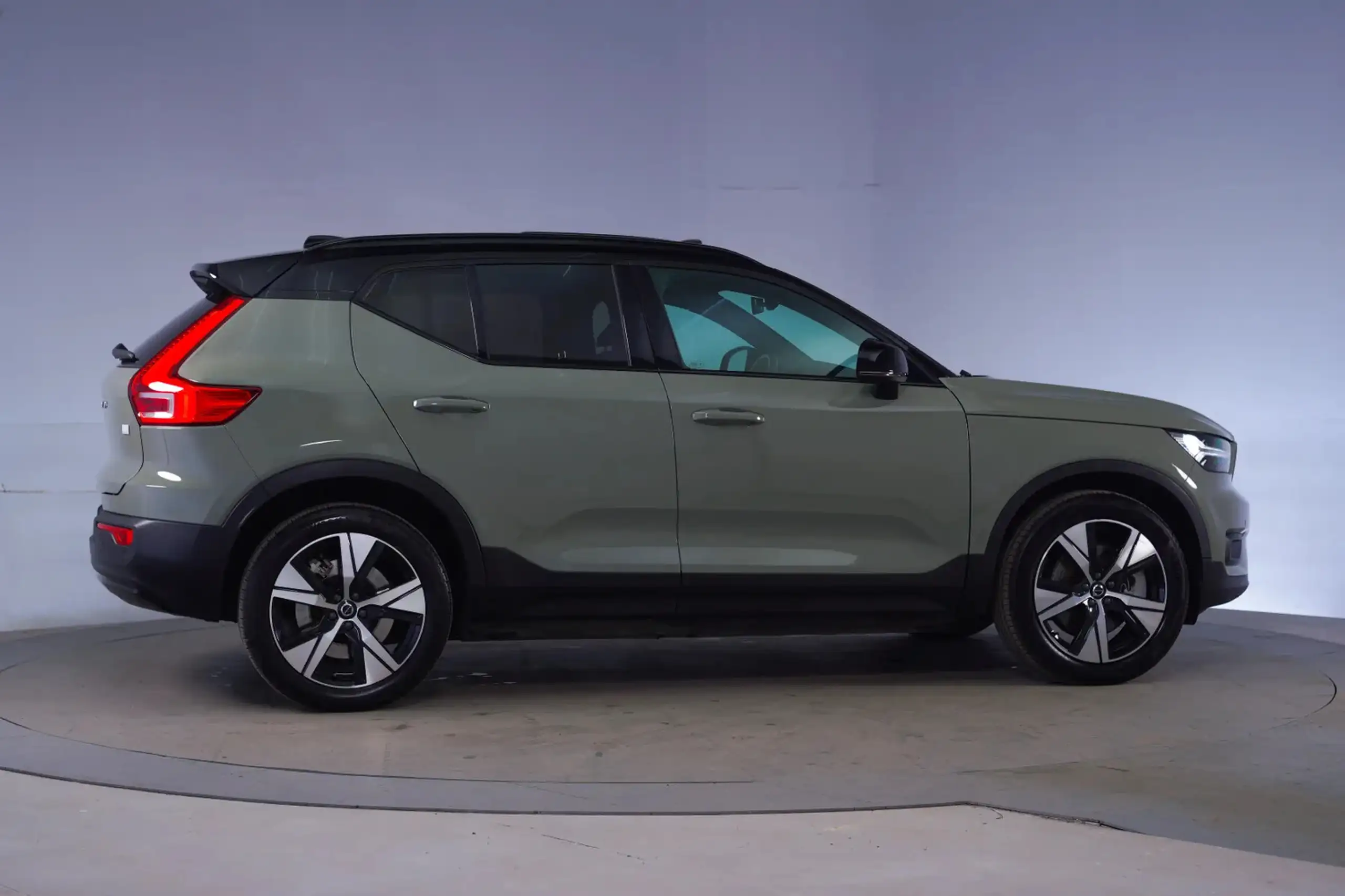 Volvo - XC40