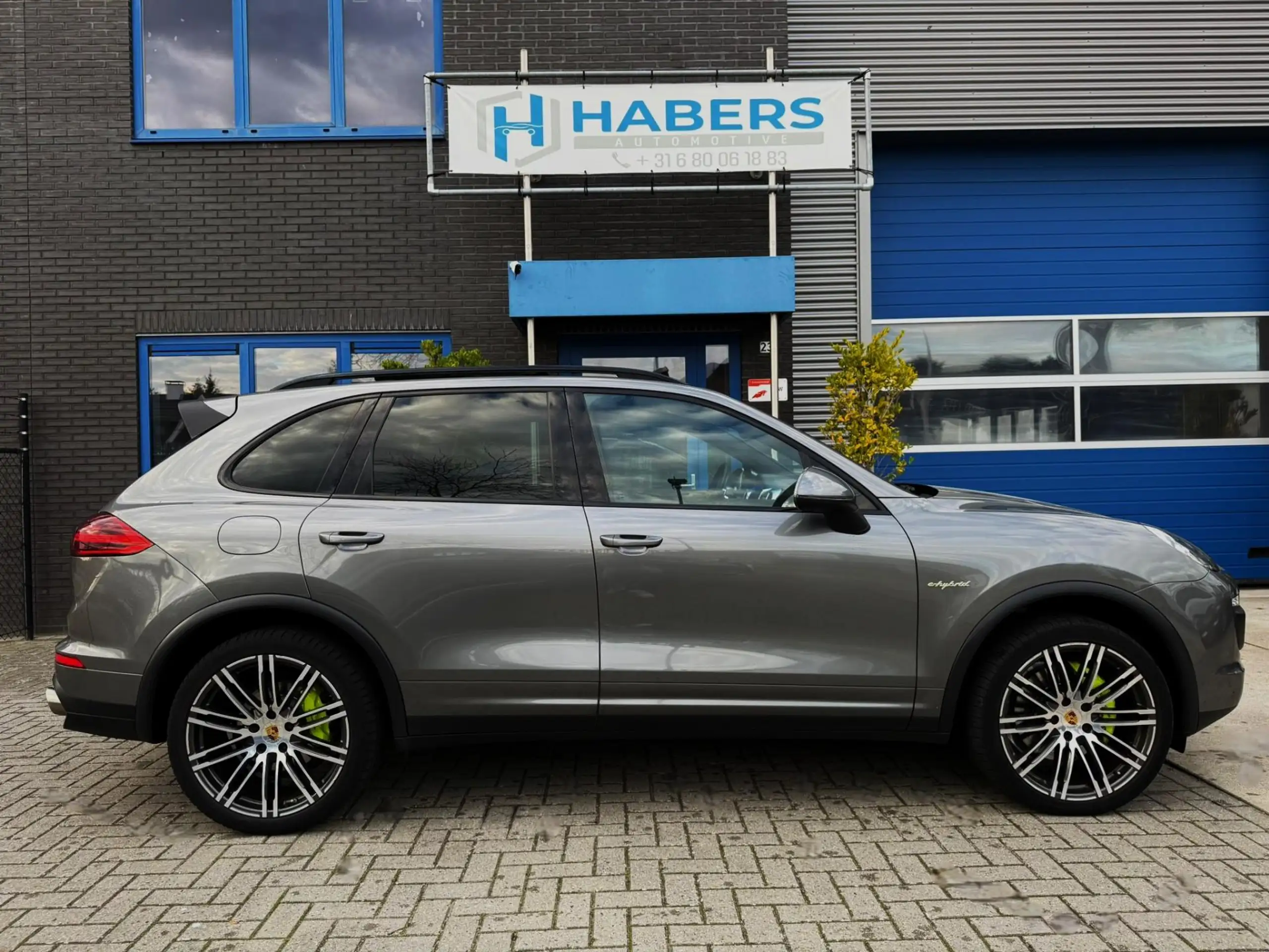 Porsche - Cayenne