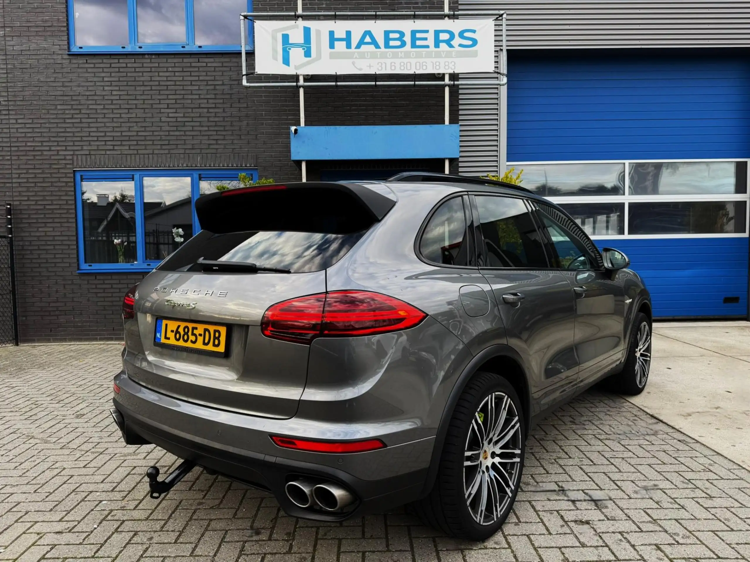 Porsche - Cayenne