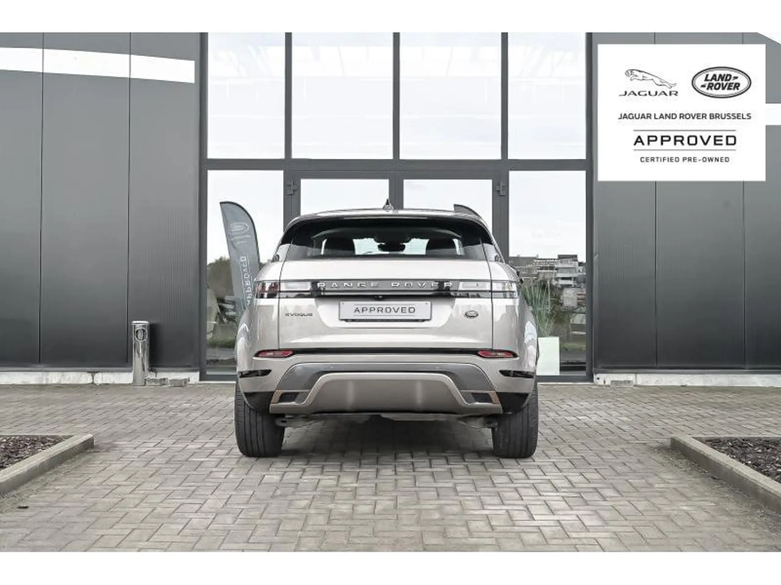 Land Rover - Range Rover Evoque