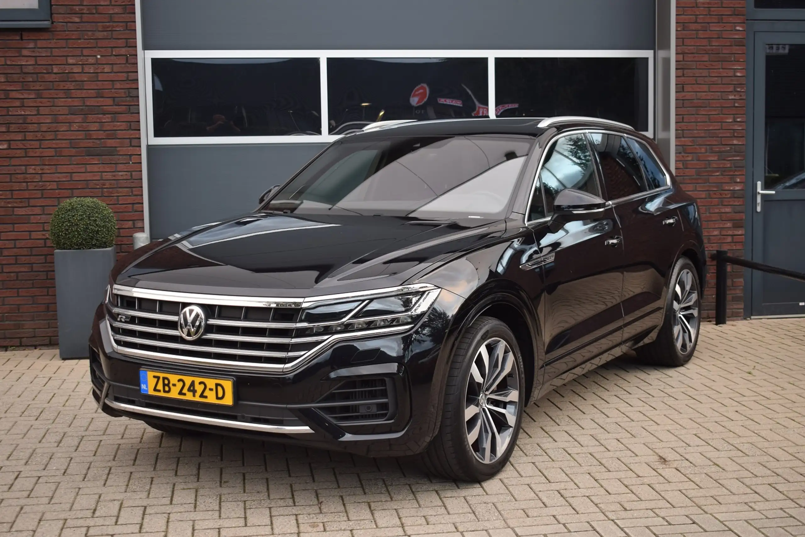 Volkswagen - Touareg