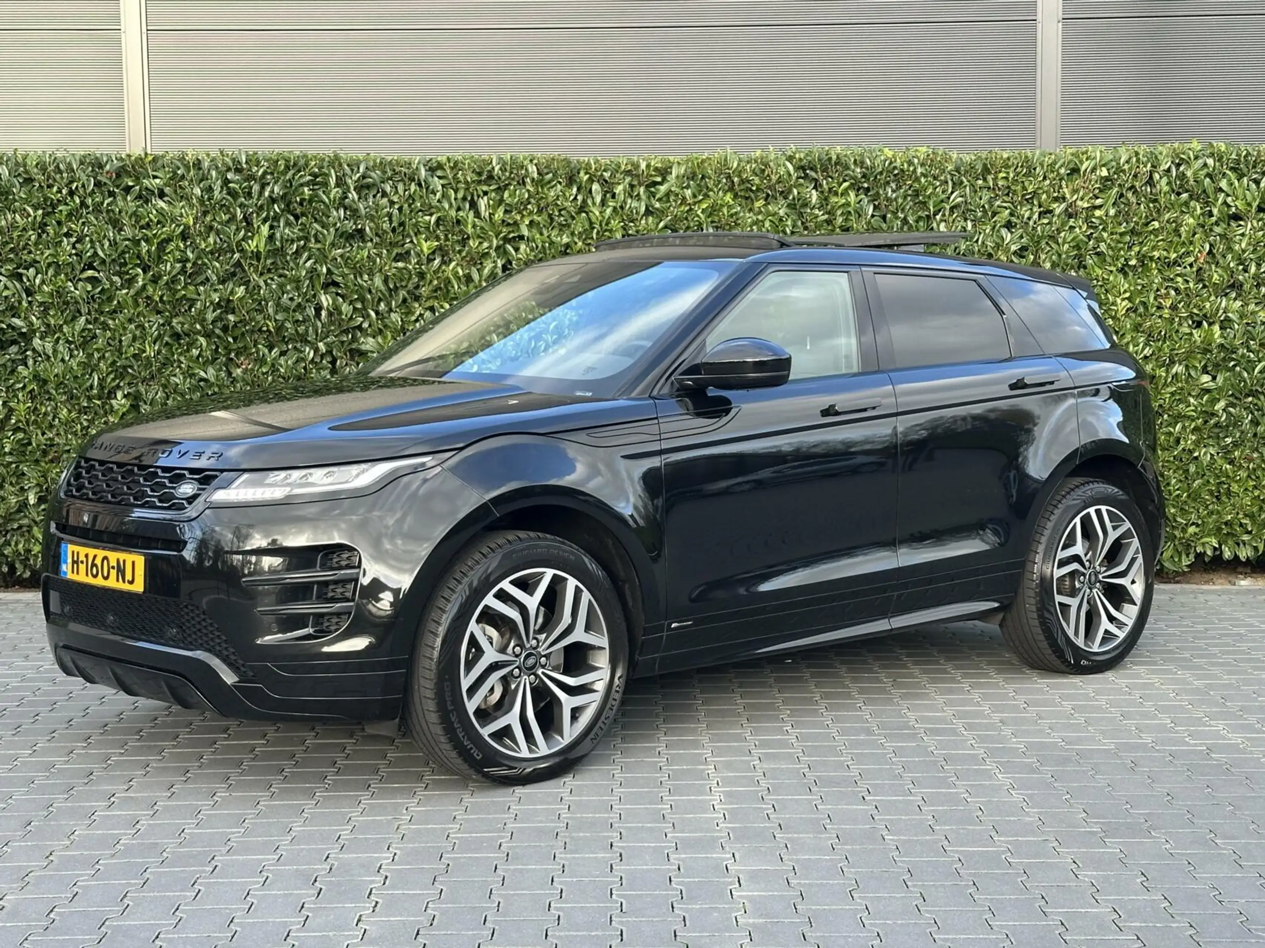 Land Rover - Range Rover Evoque