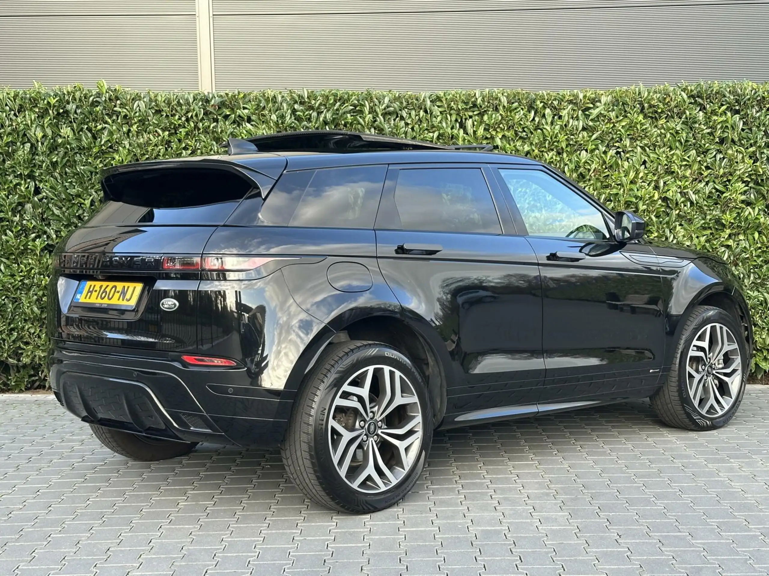 Land Rover - Range Rover Evoque