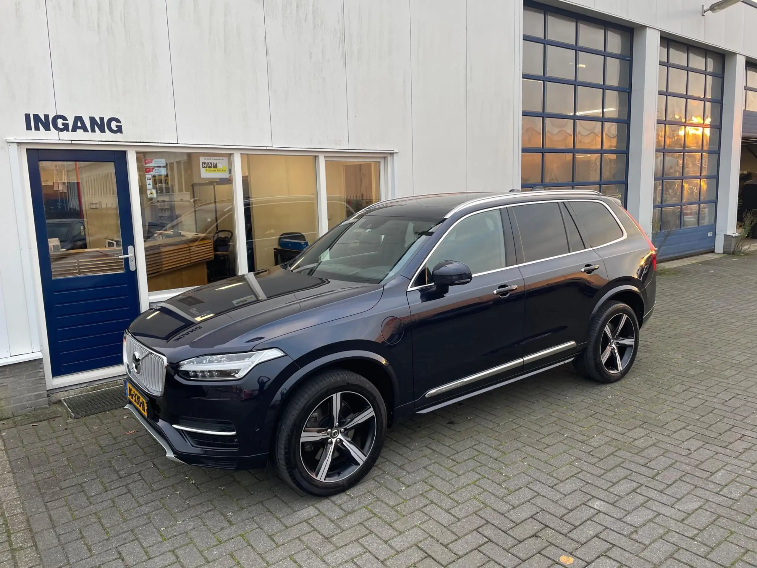 Volvo - XC90