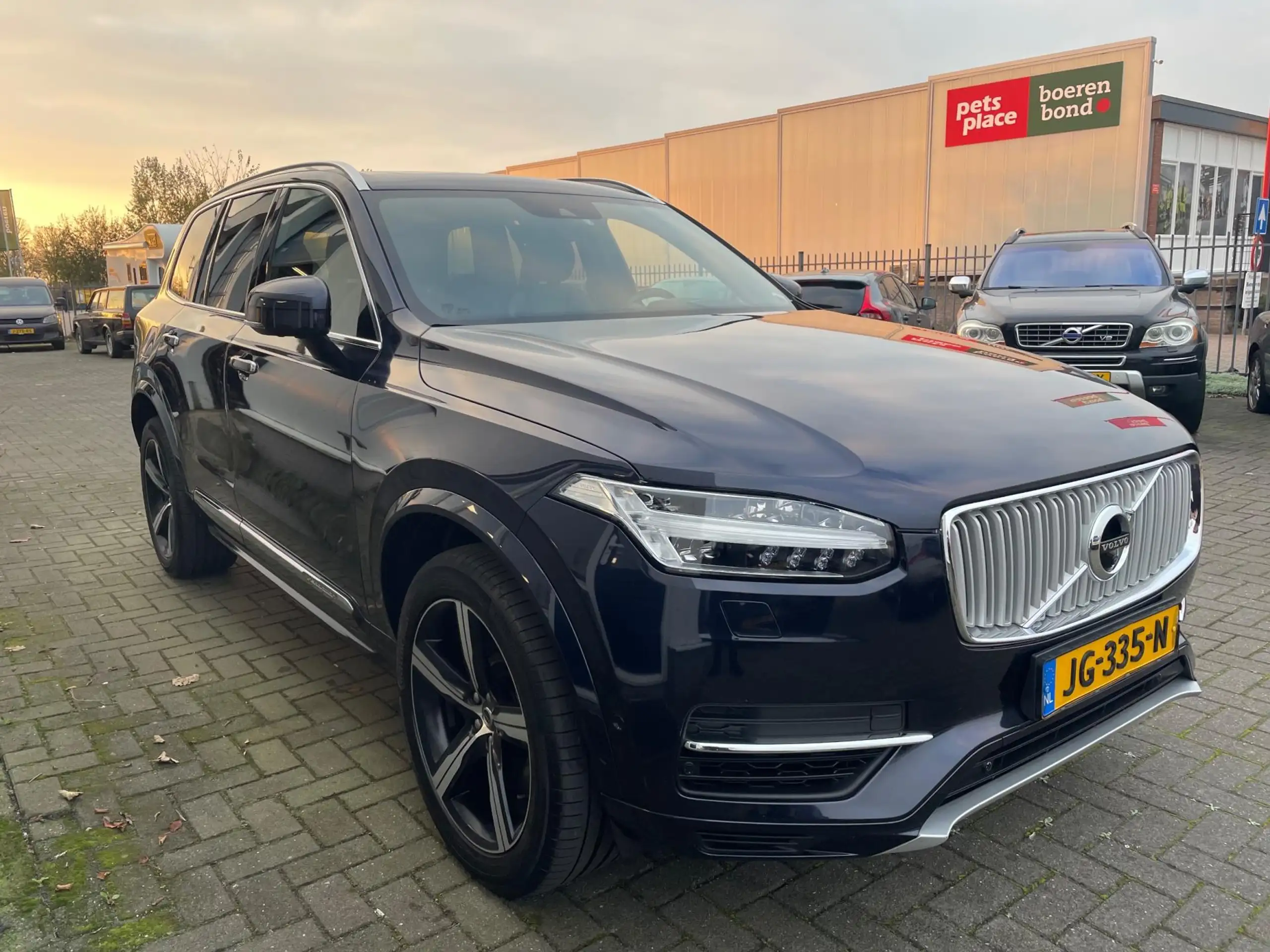 Volvo - XC90