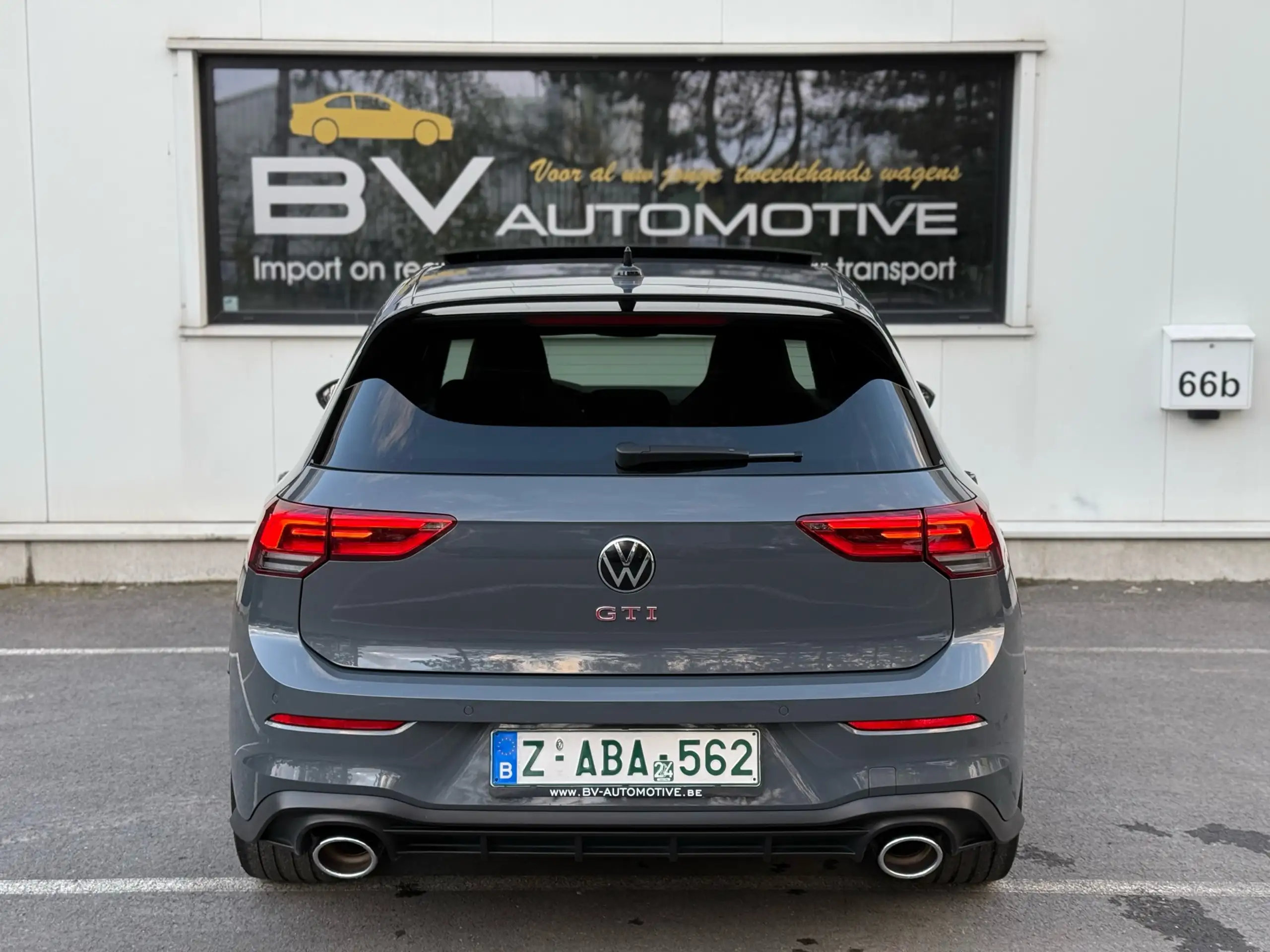 Volkswagen - Golf GTI