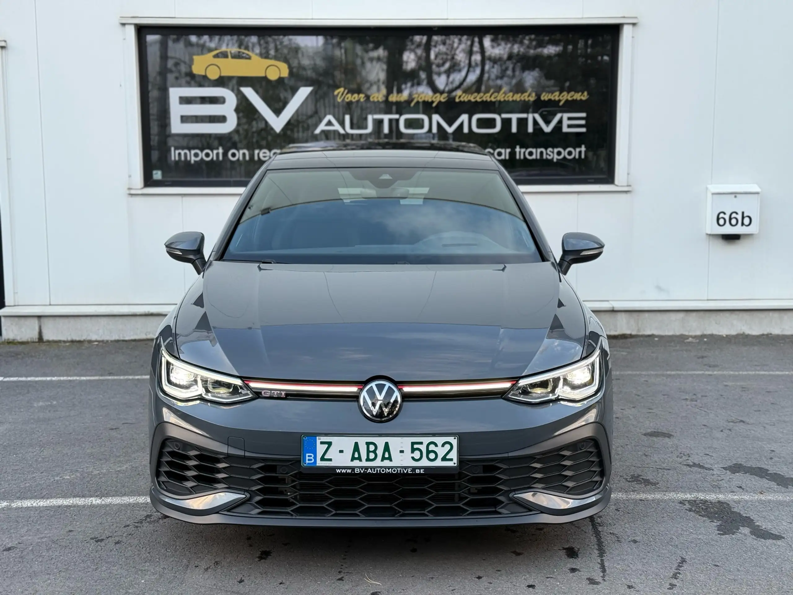 Volkswagen - Golf GTI