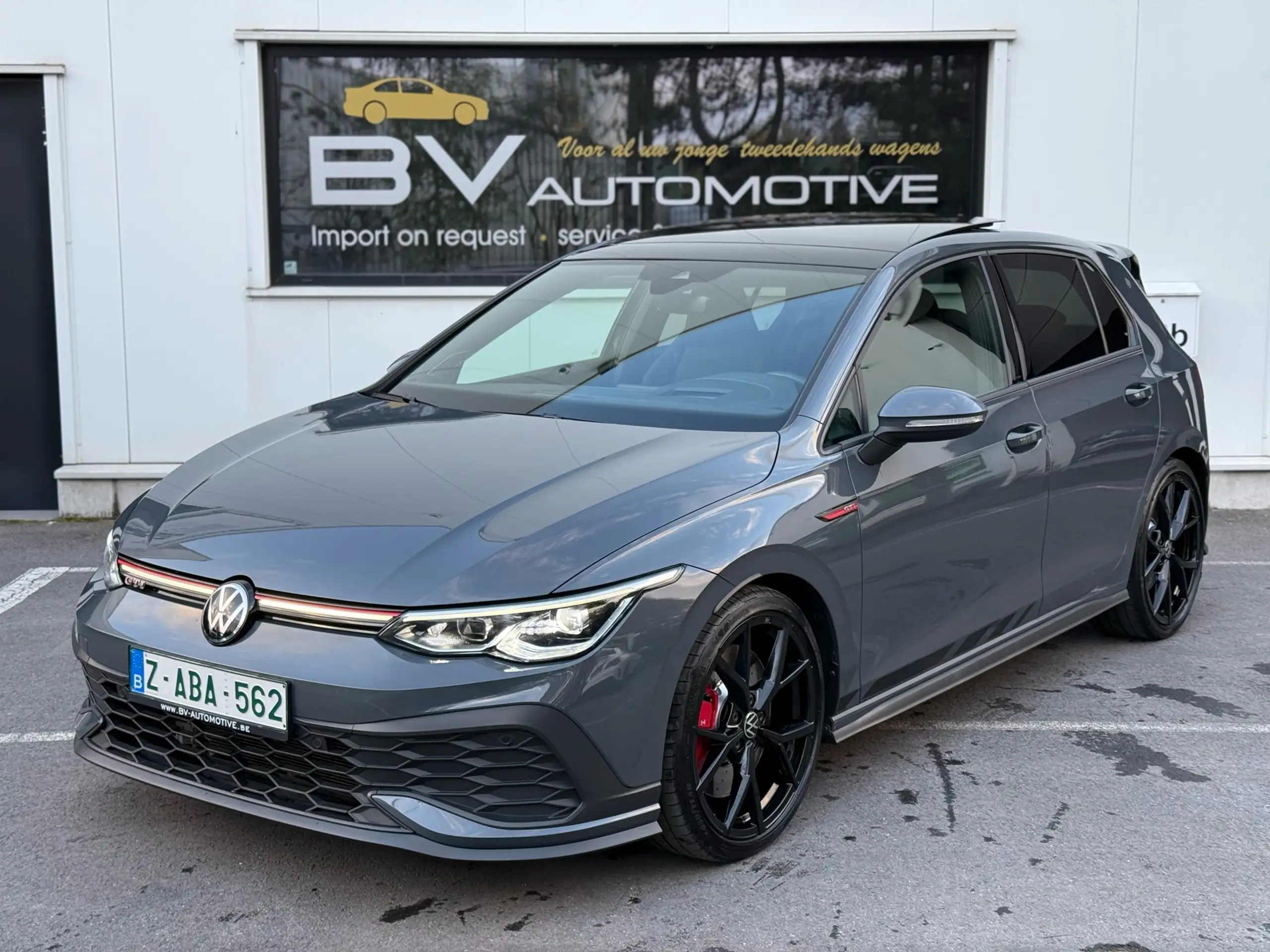 Volkswagen - Golf GTI