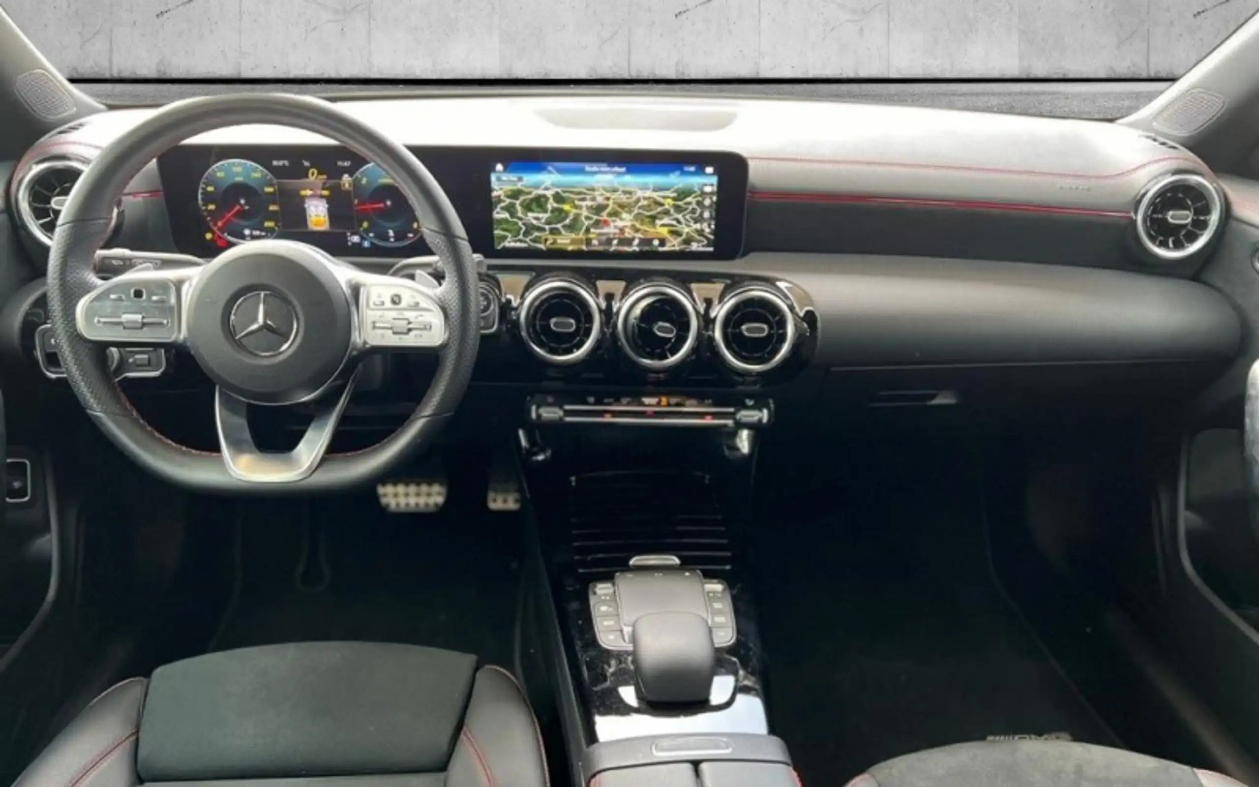 Mercedes-Benz - CLA 200