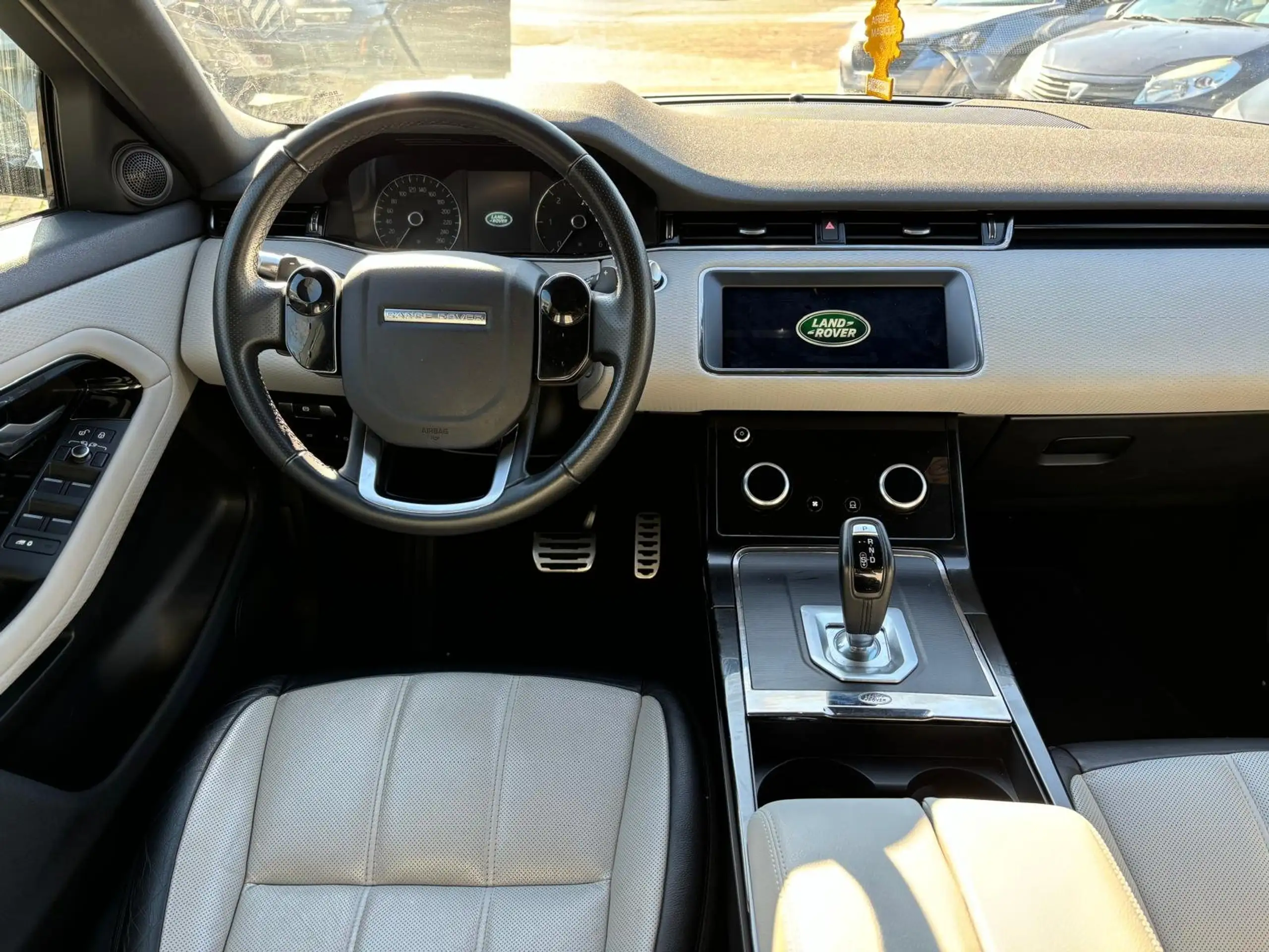 Land Rover - Range Rover Evoque