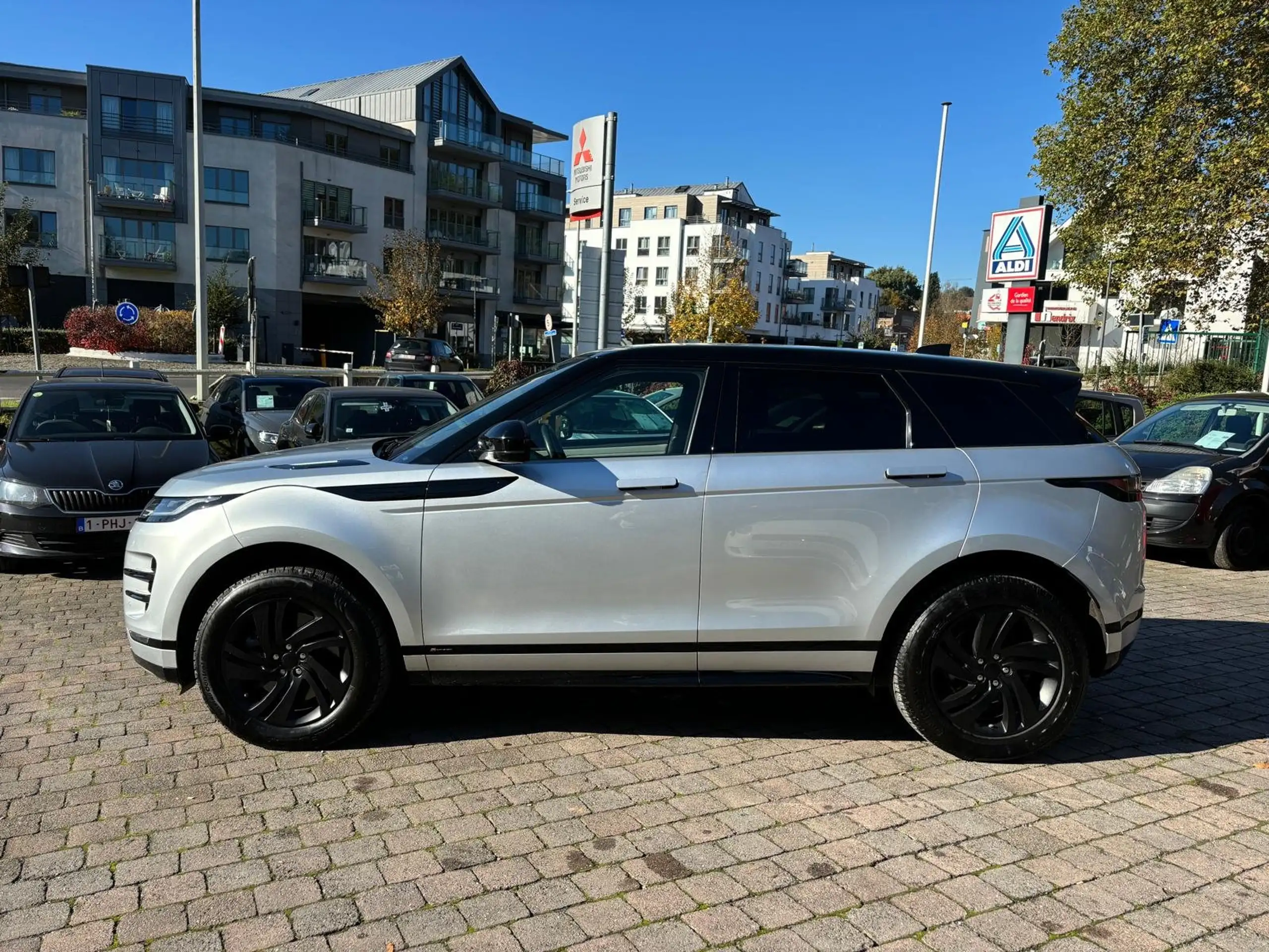 Land Rover - Range Rover Evoque