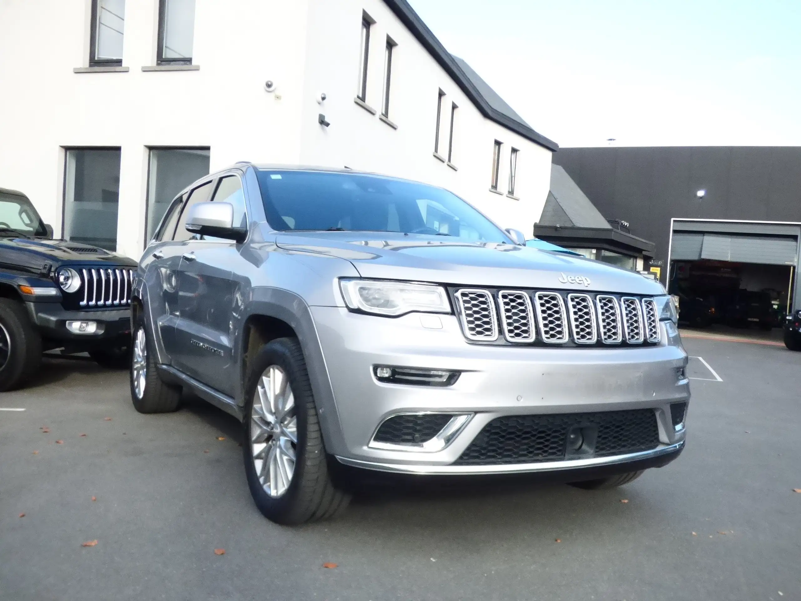 Jeep - Grand Cherokee