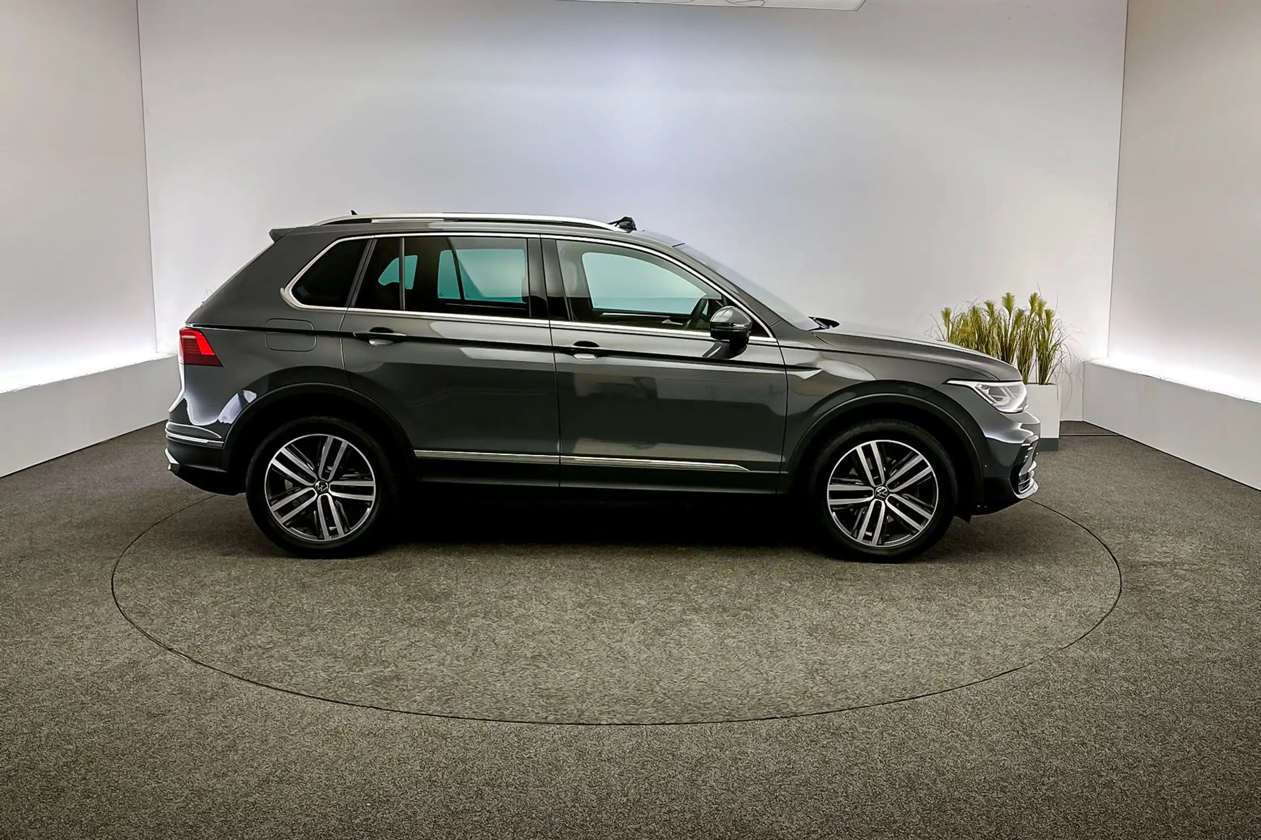 Volkswagen - Tiguan