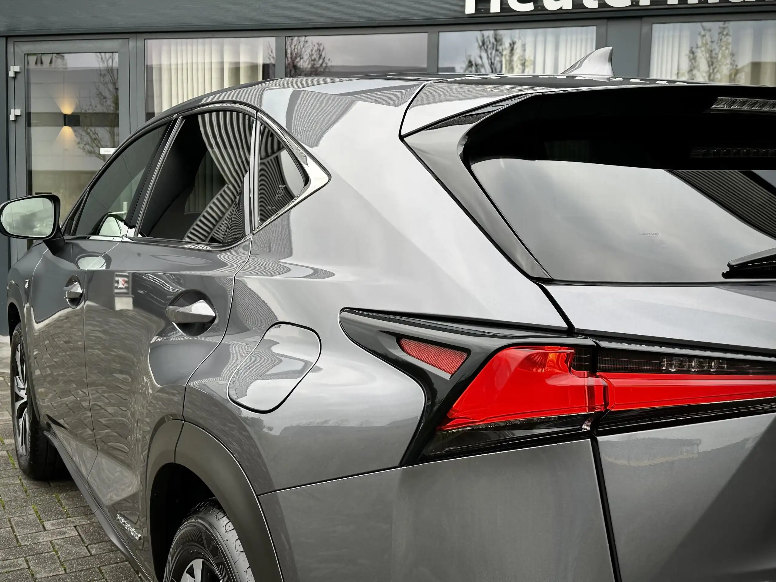 Lexus - NX 300h