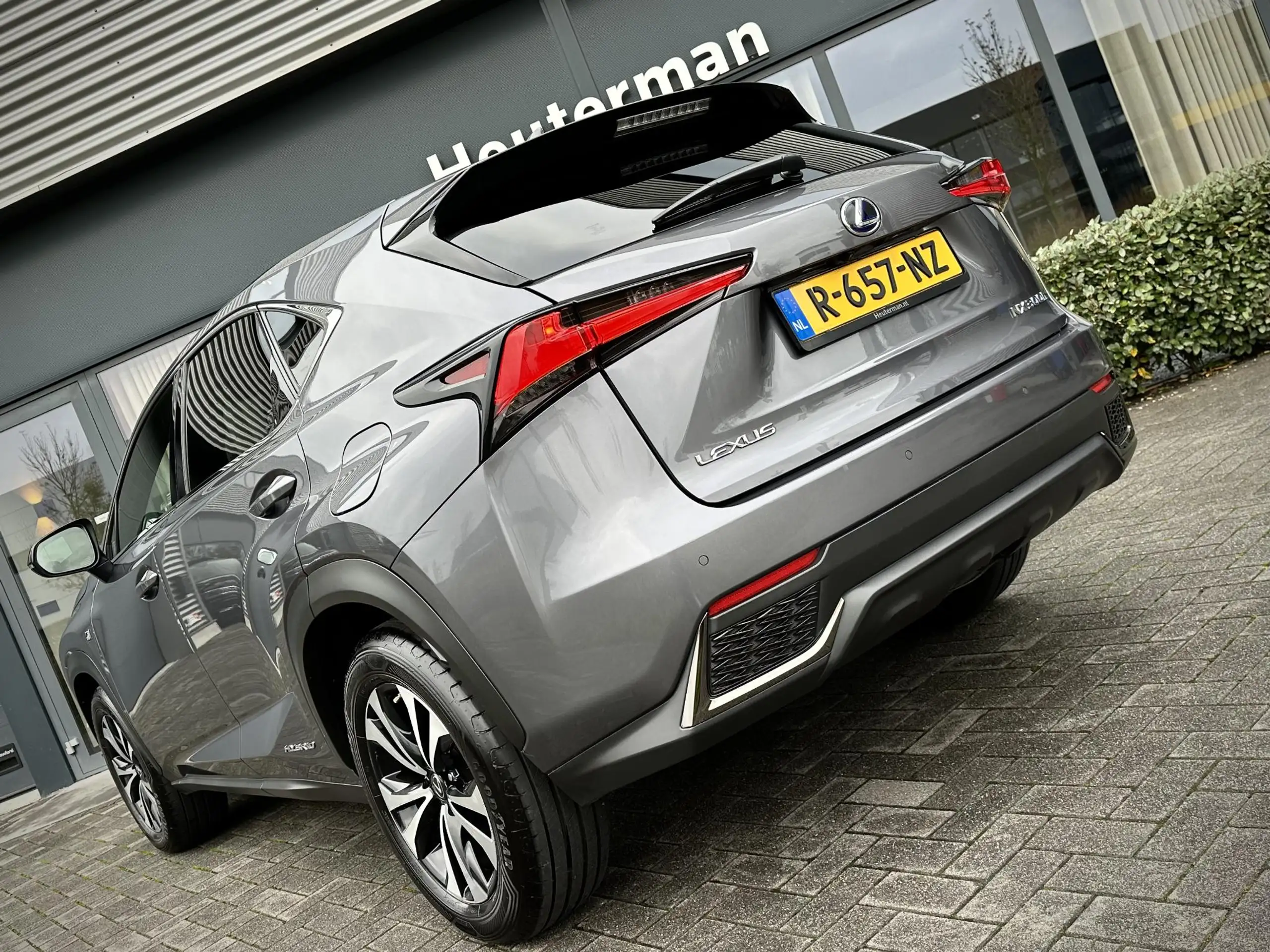 Lexus - NX 300h