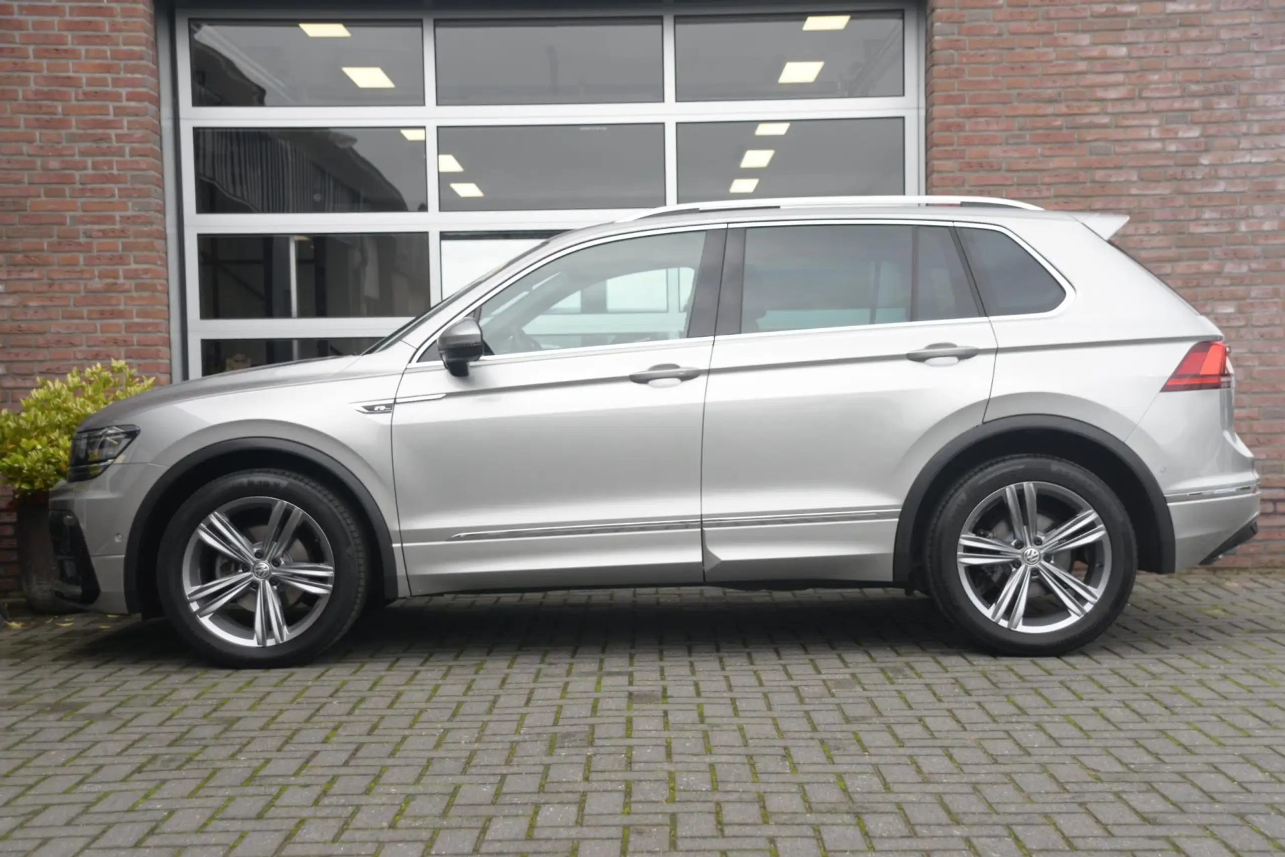 Volkswagen - Tiguan