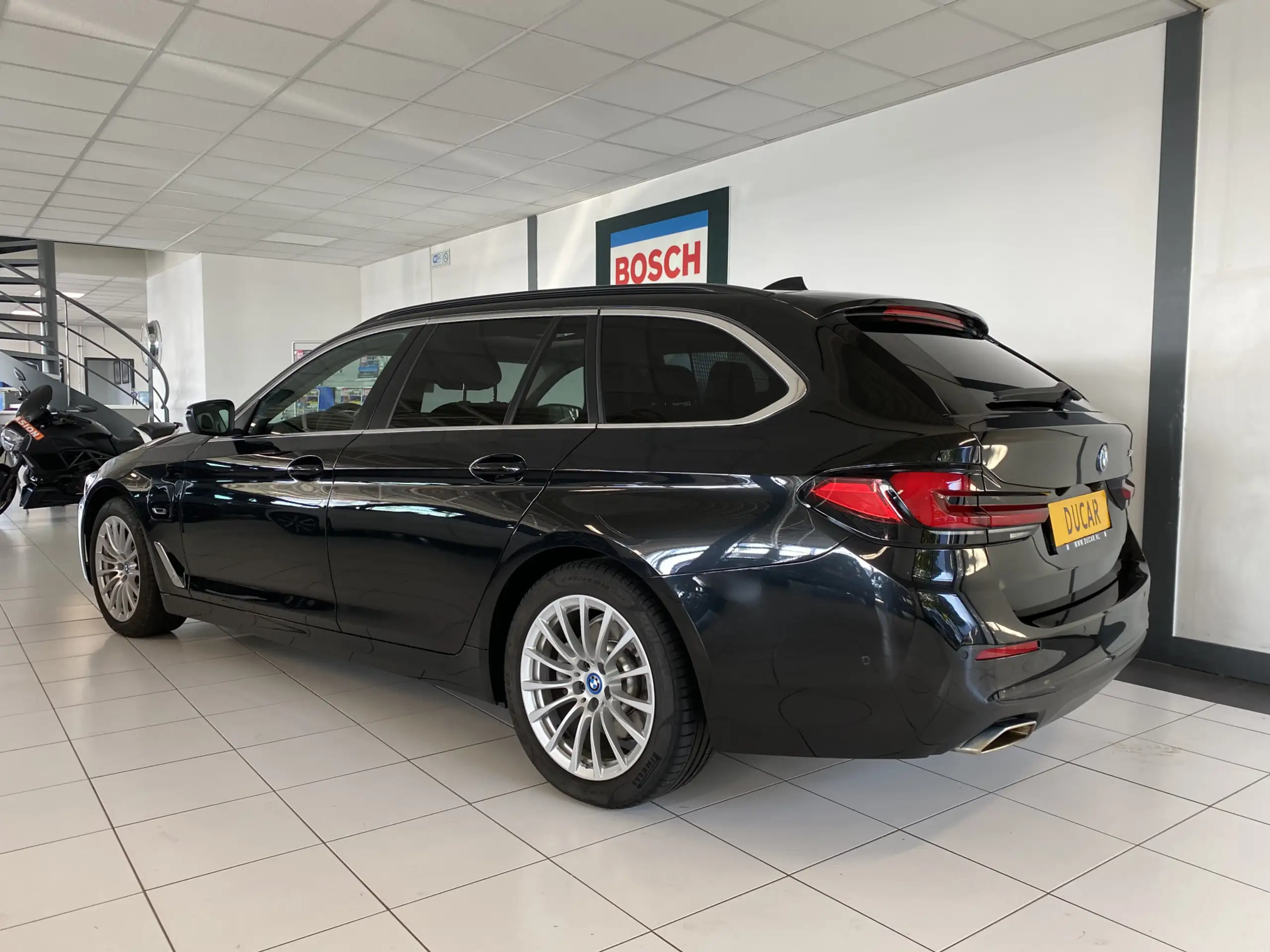 BMW - 520