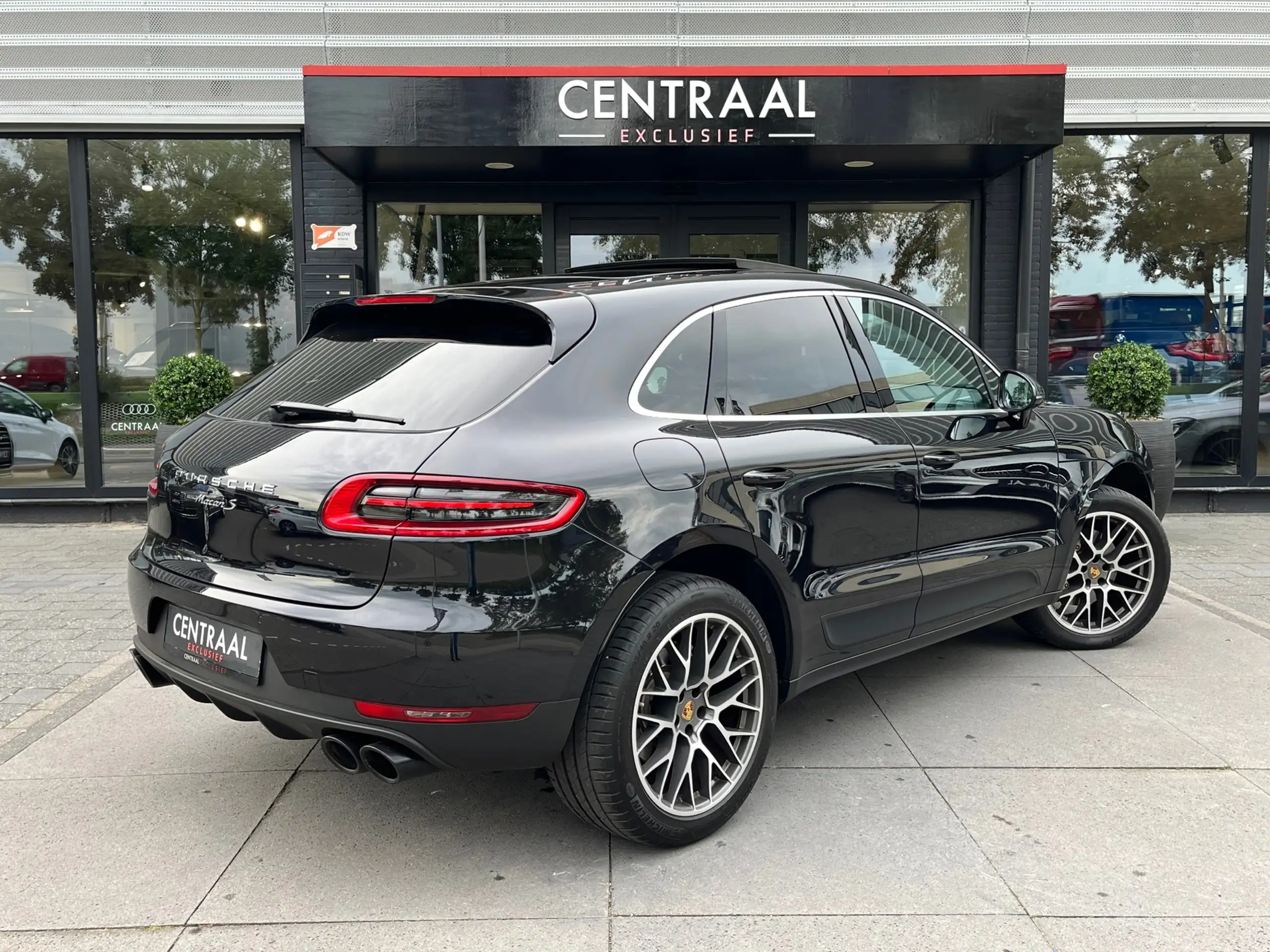 Porsche - Macan