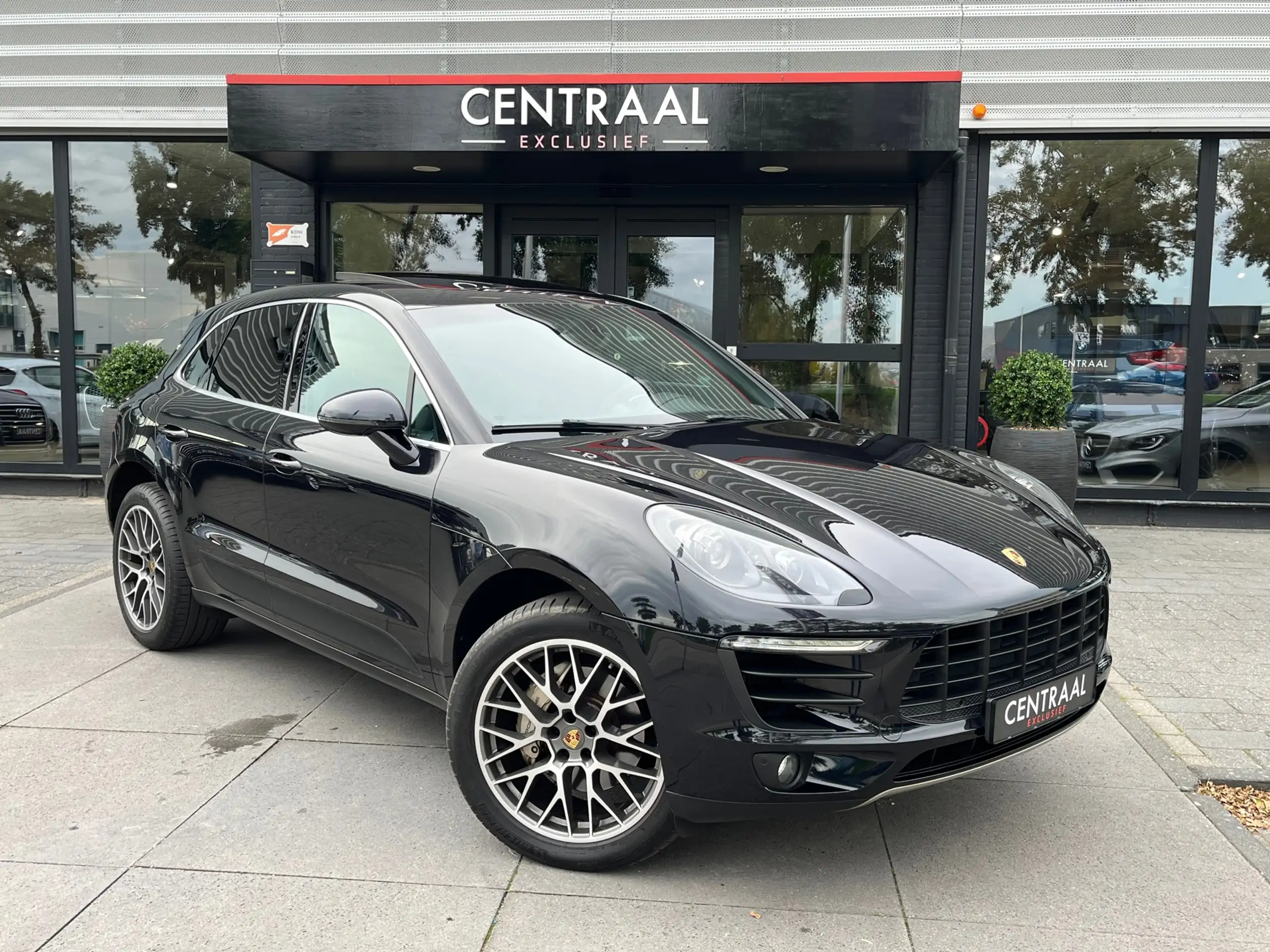 Porsche - Macan