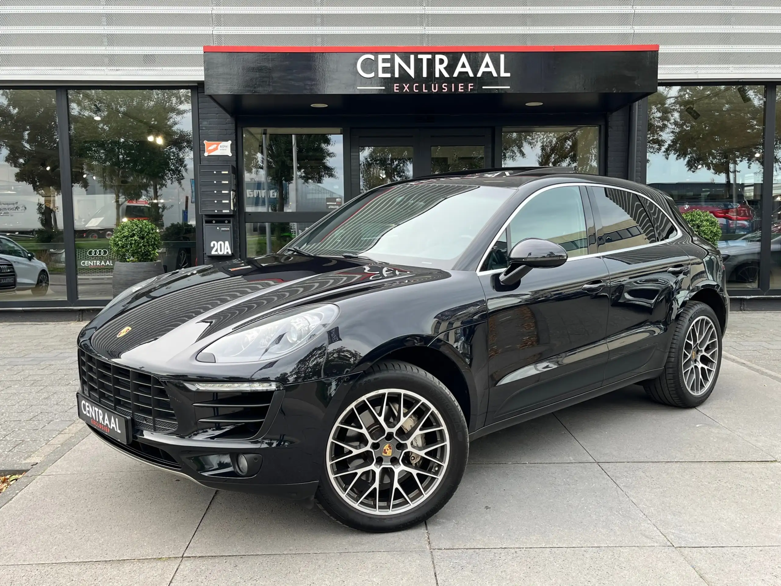 Porsche - Macan