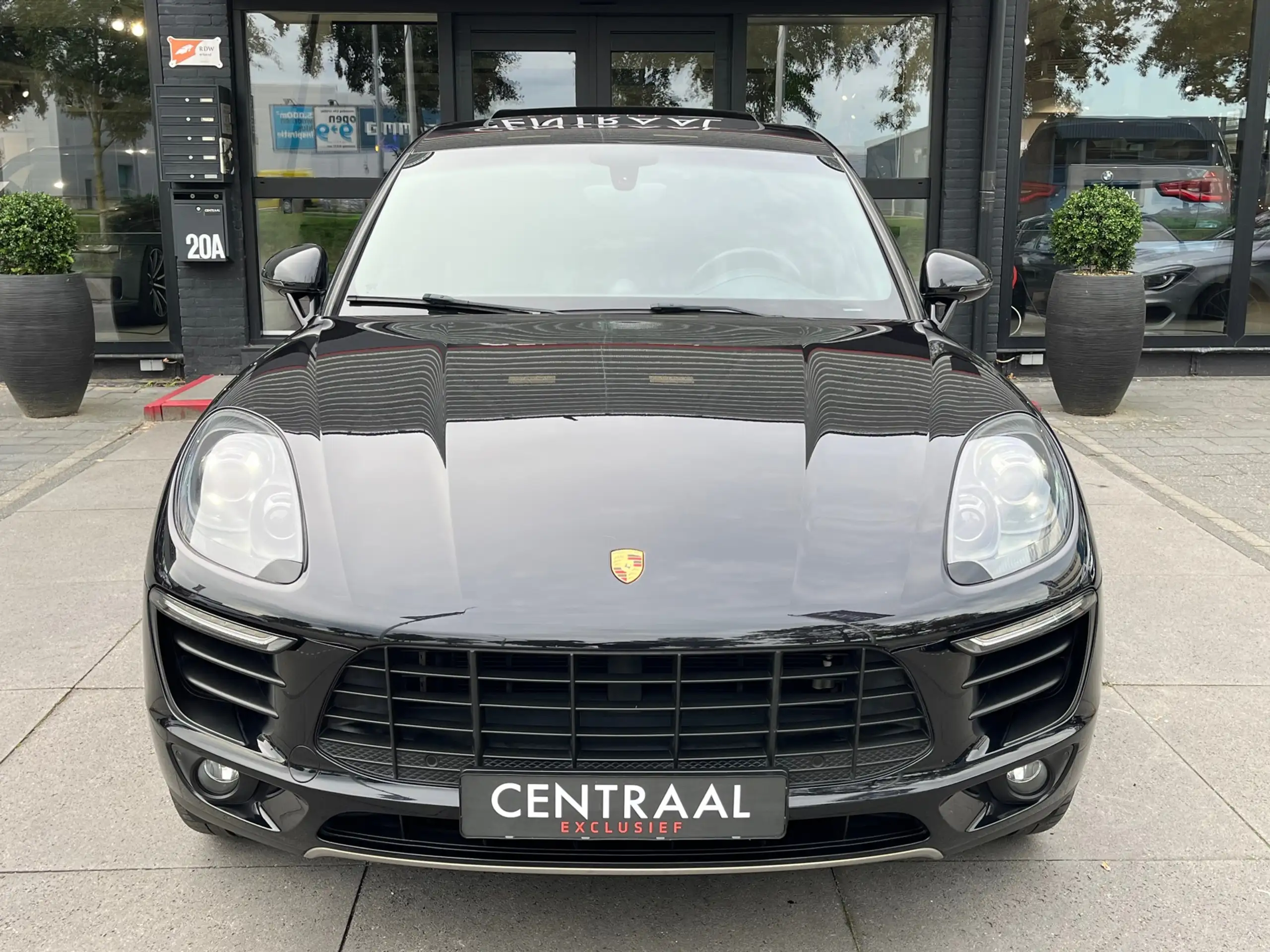 Porsche - Macan