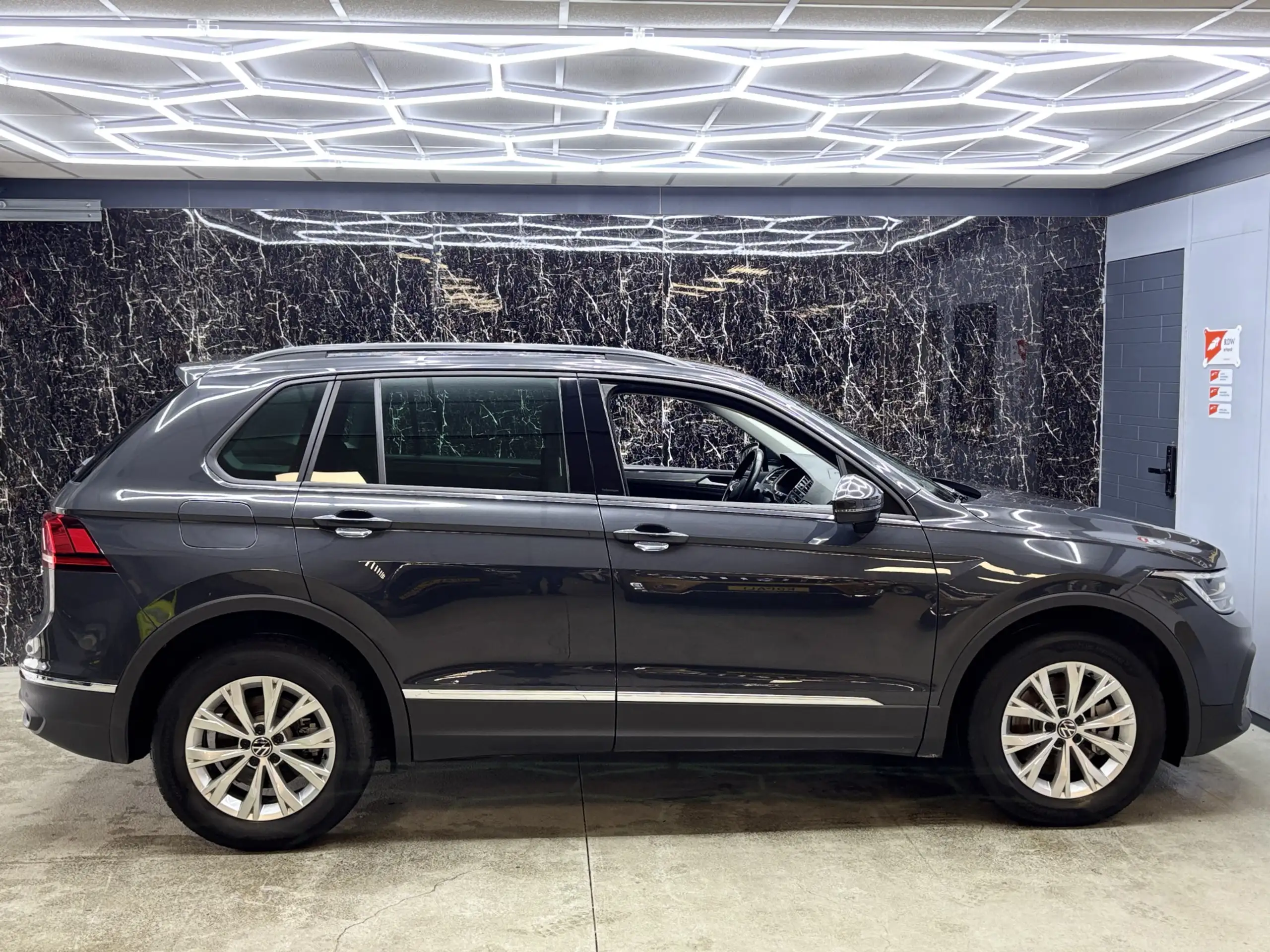 Volkswagen - Tiguan