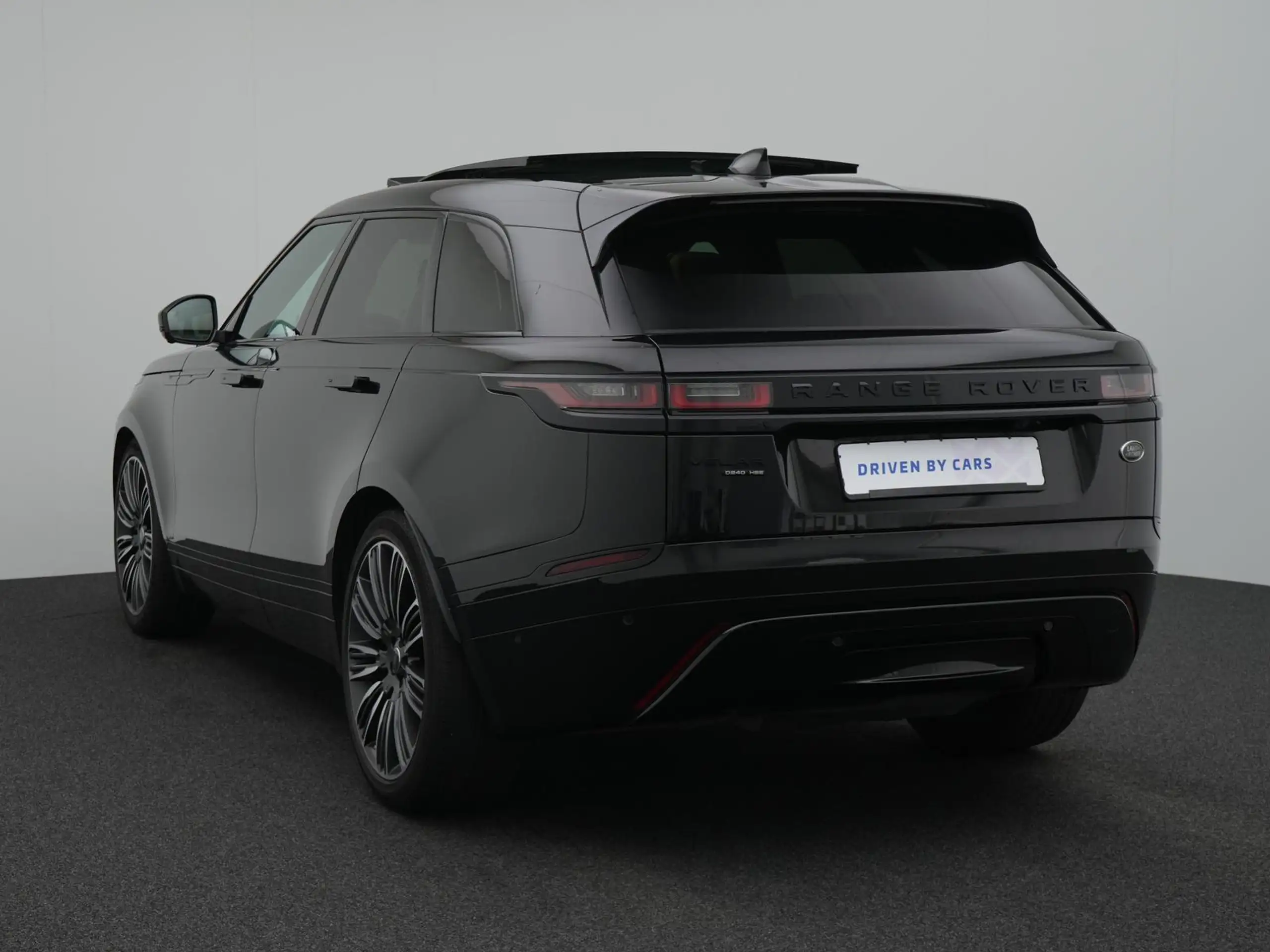 Land Rover - Range Rover Velar