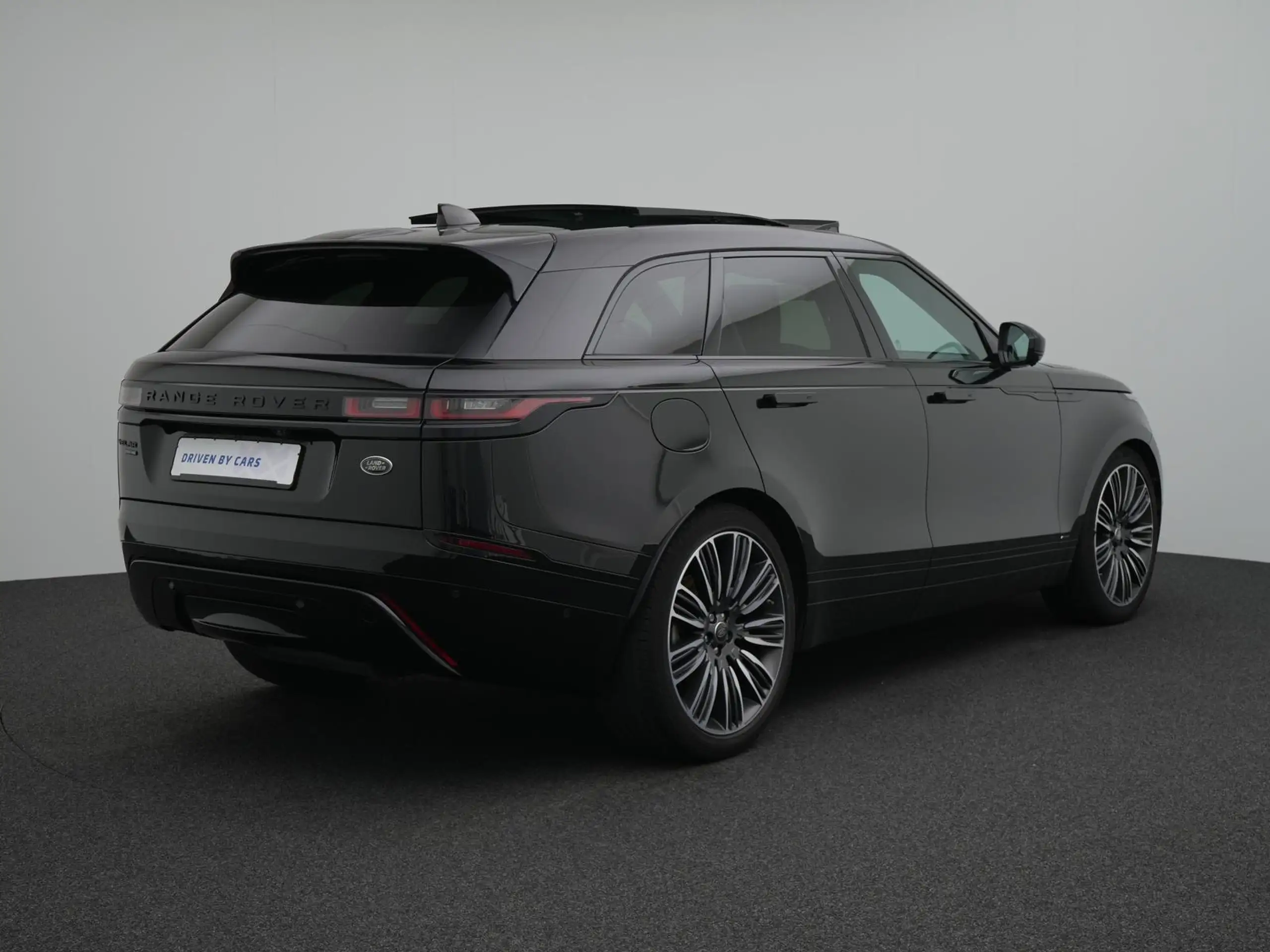 Land Rover - Range Rover Velar