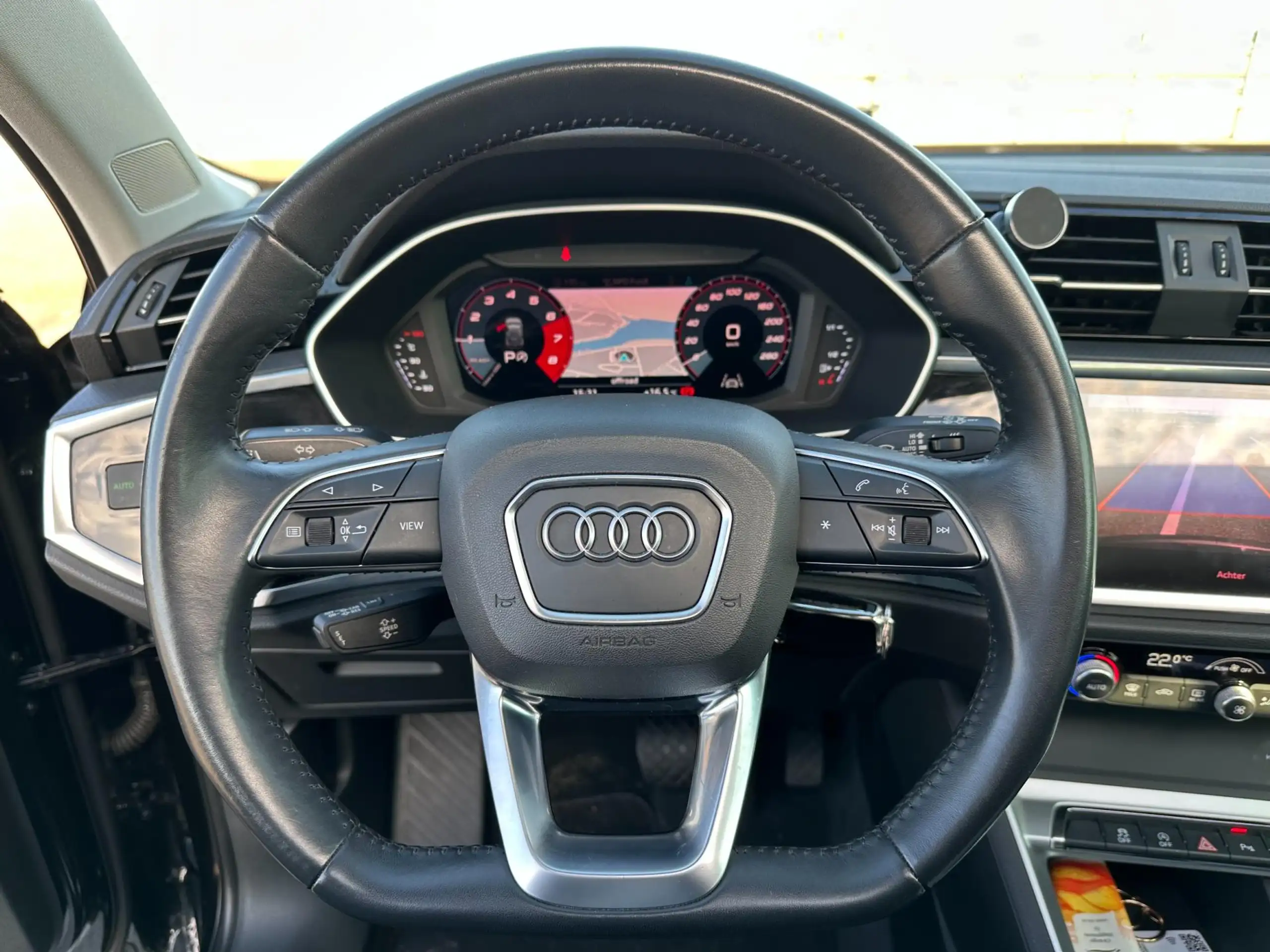 Audi - Q3