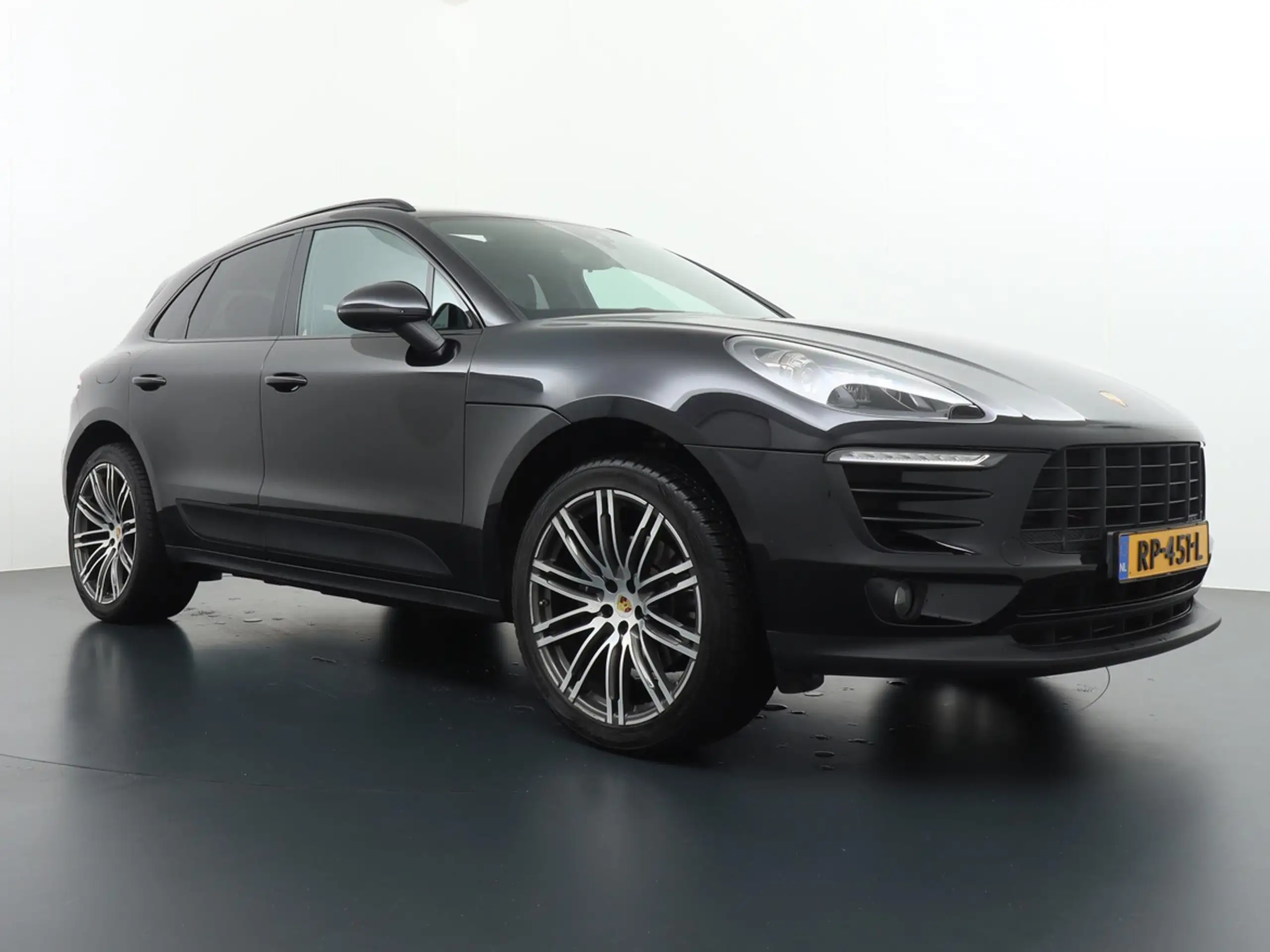 Porsche - Macan