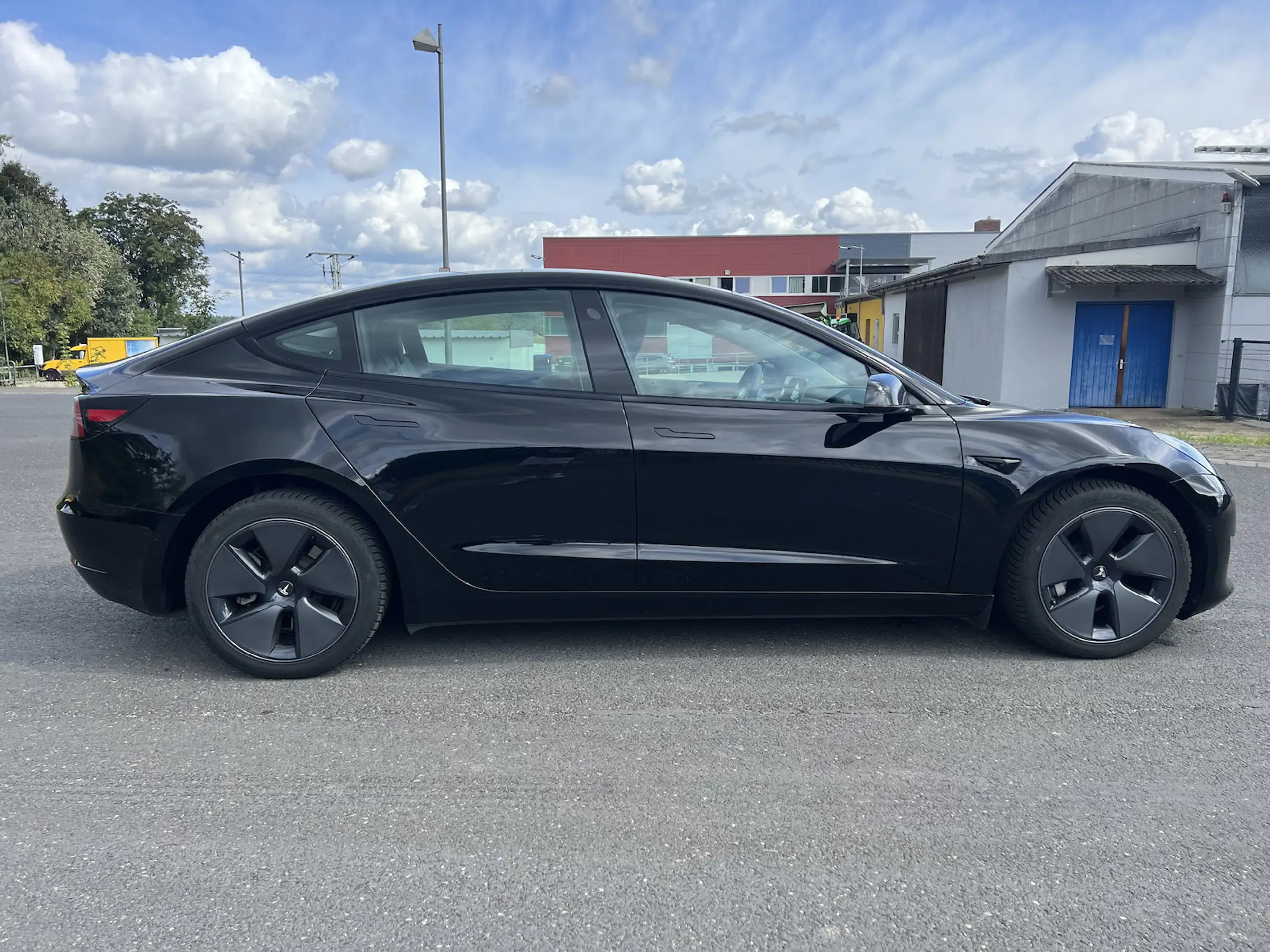 Tesla - Model 3