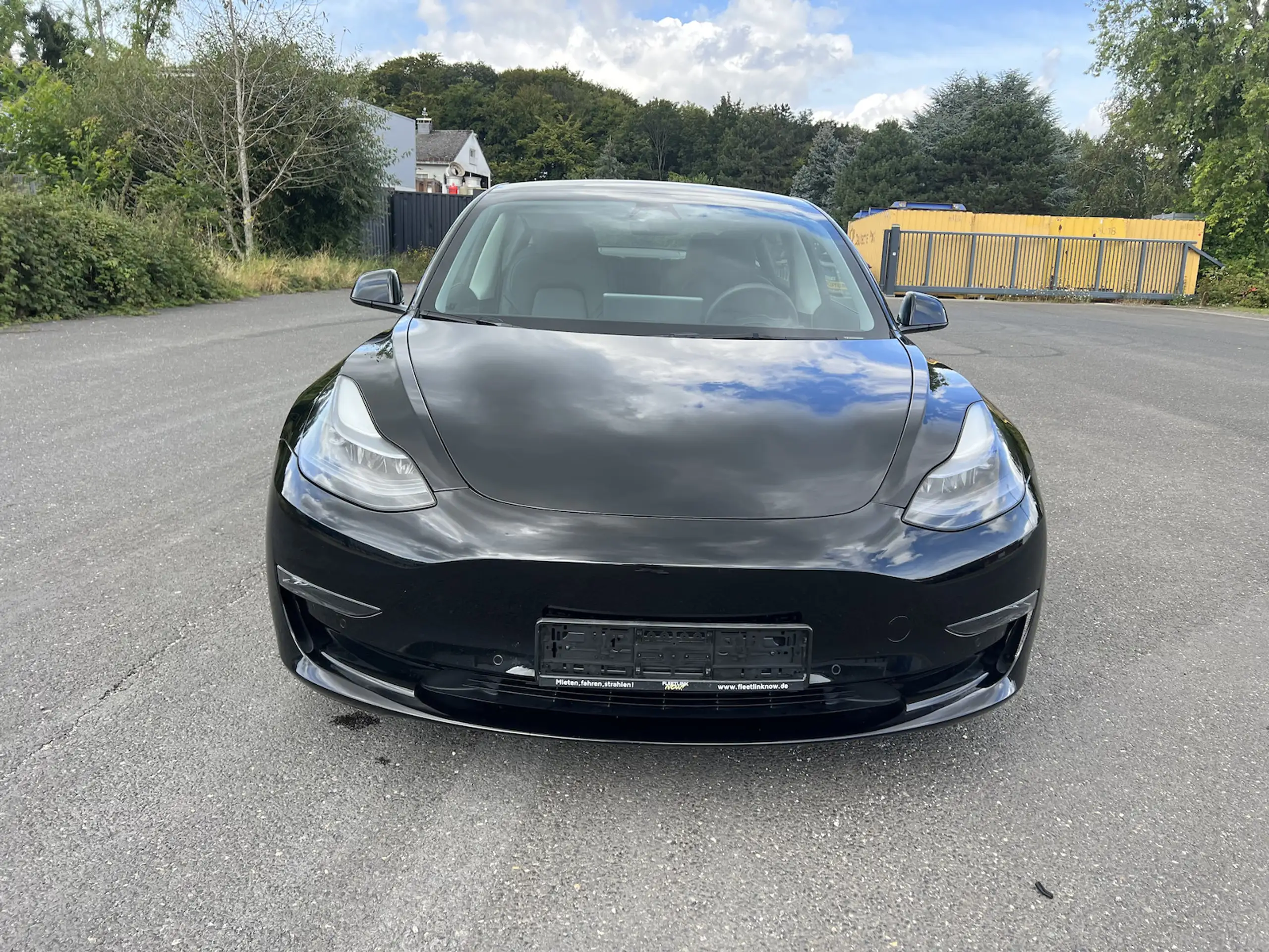 Tesla - Model 3