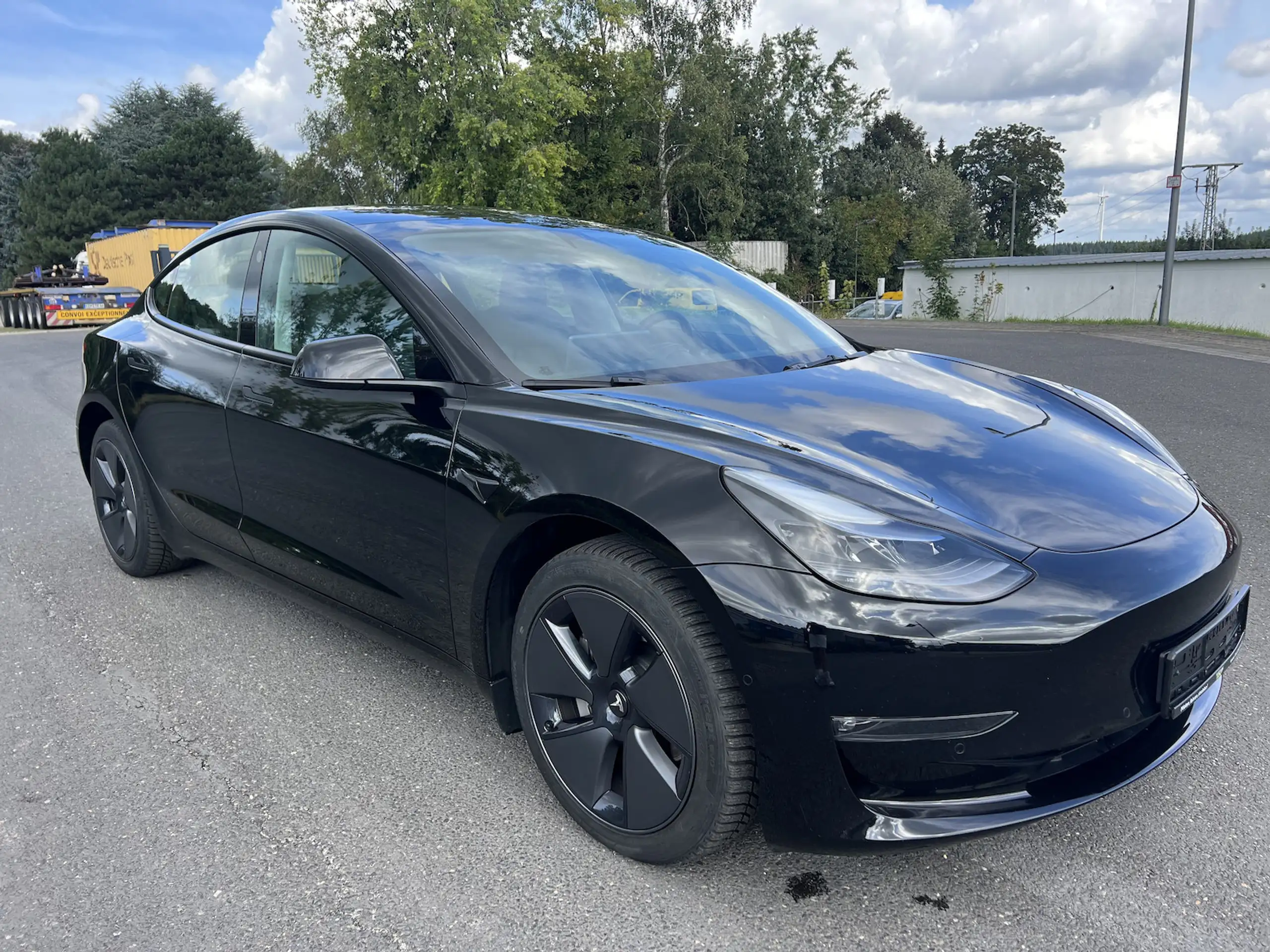 Tesla - Model 3