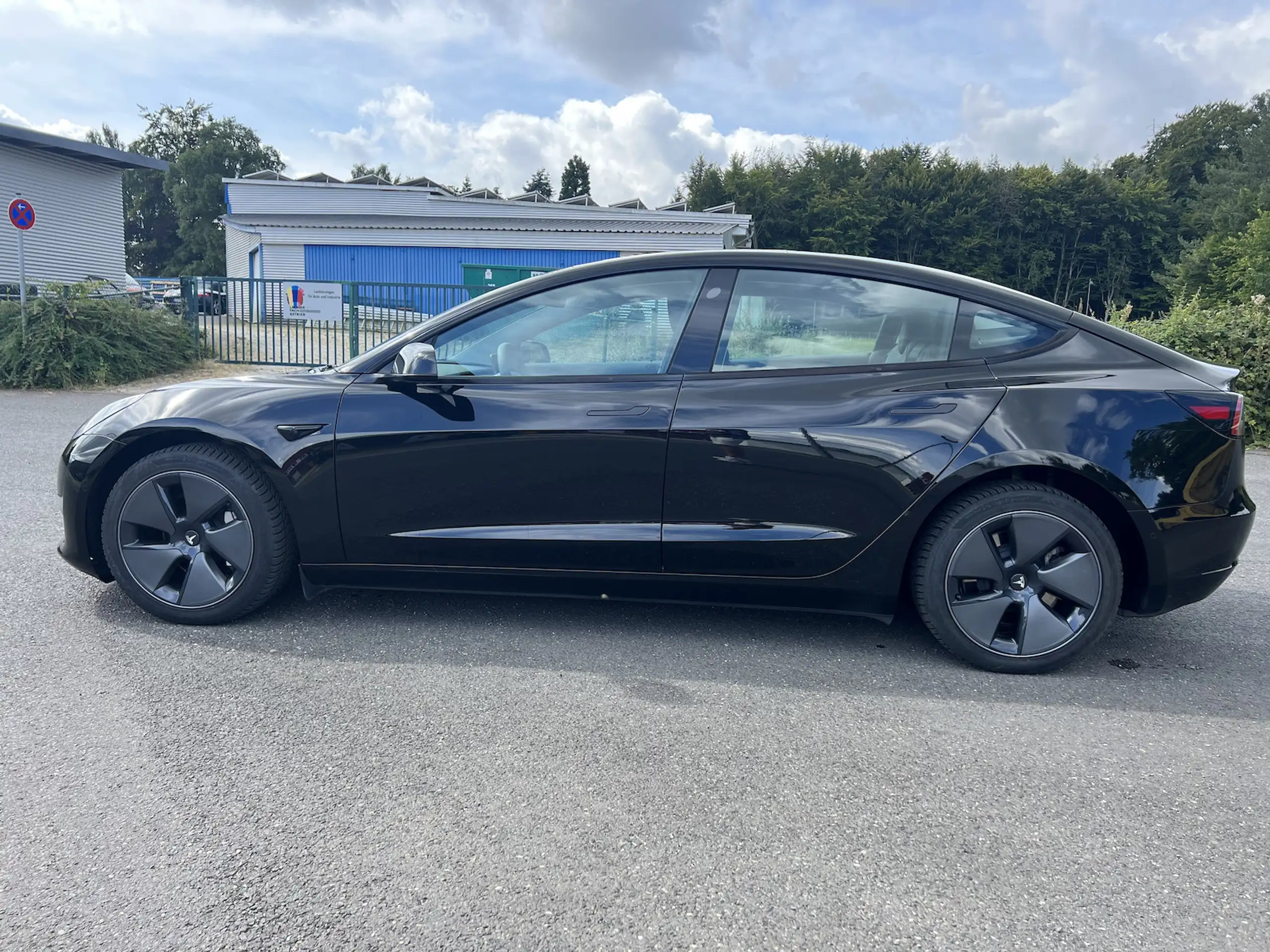 Tesla - Model 3