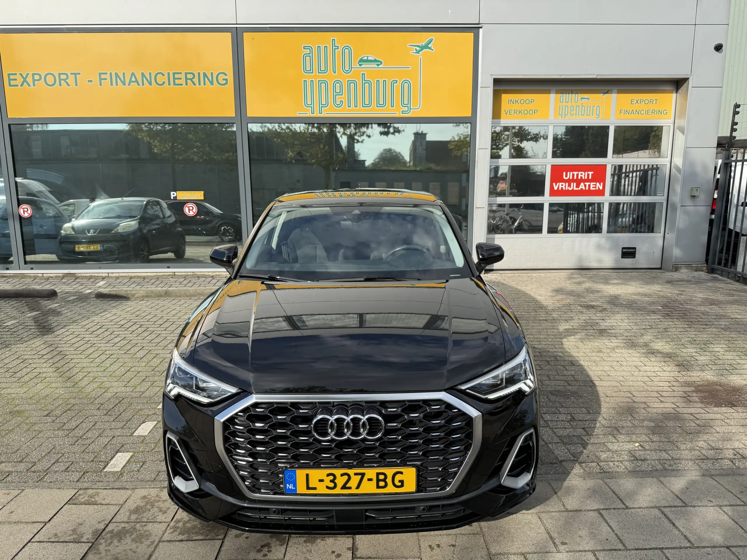 Audi - Q3