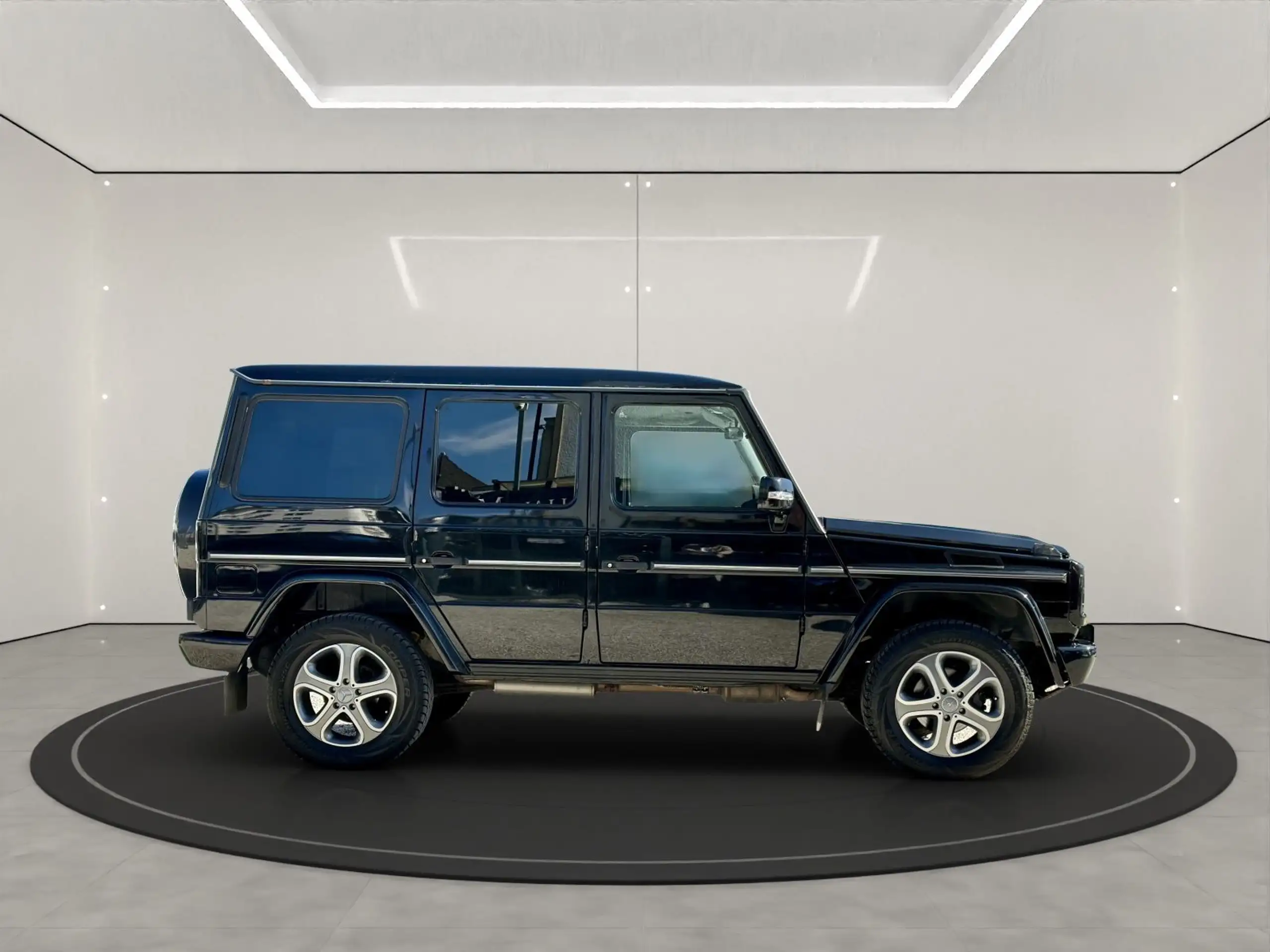 Mercedes-Benz - G 400