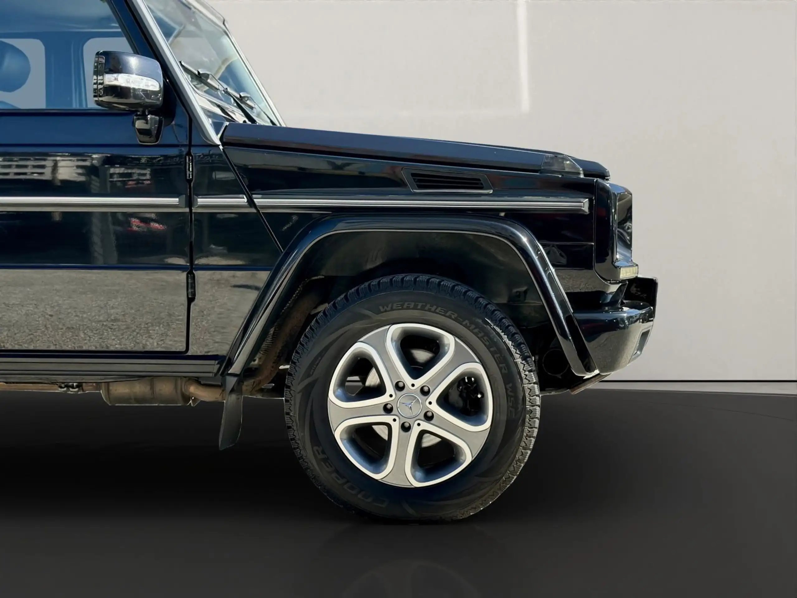 Mercedes-Benz - G 400