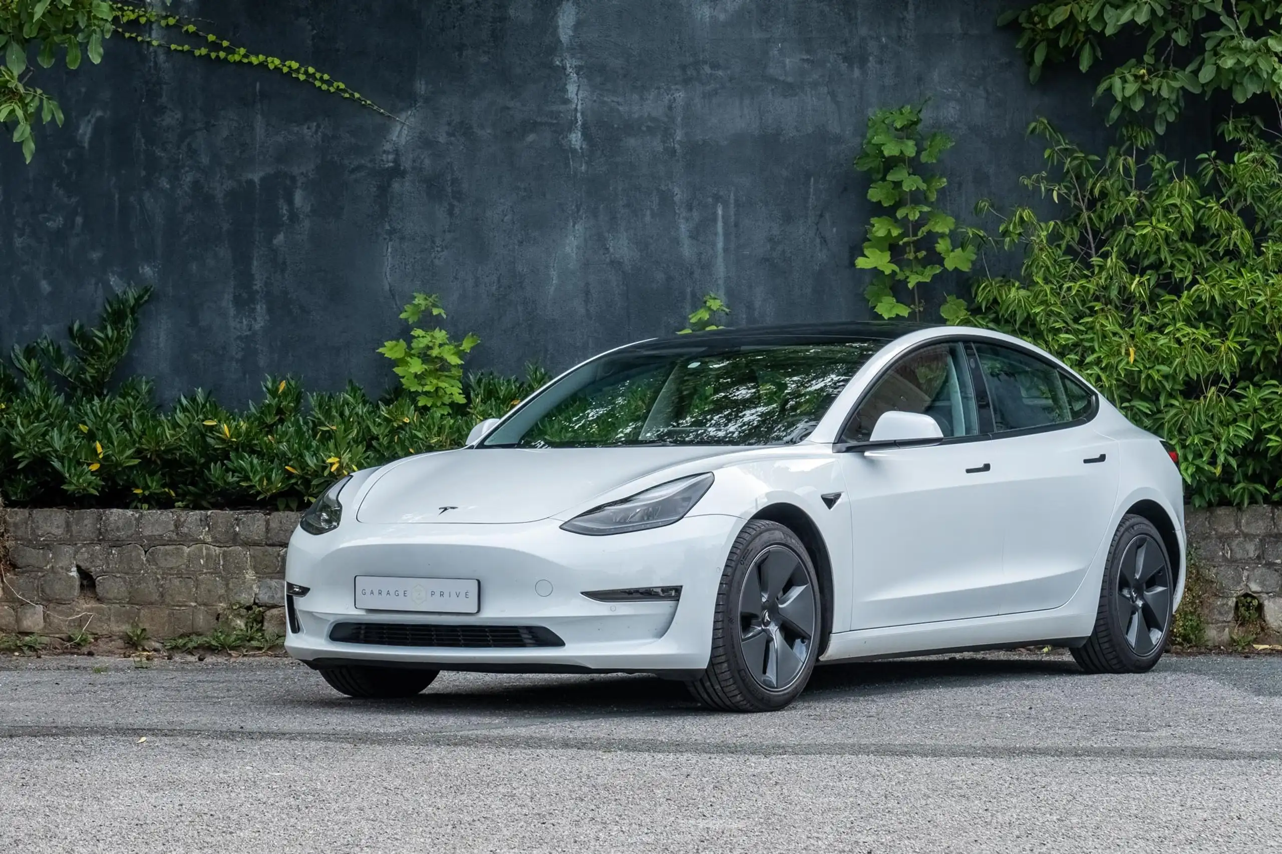 Tesla - Model 3