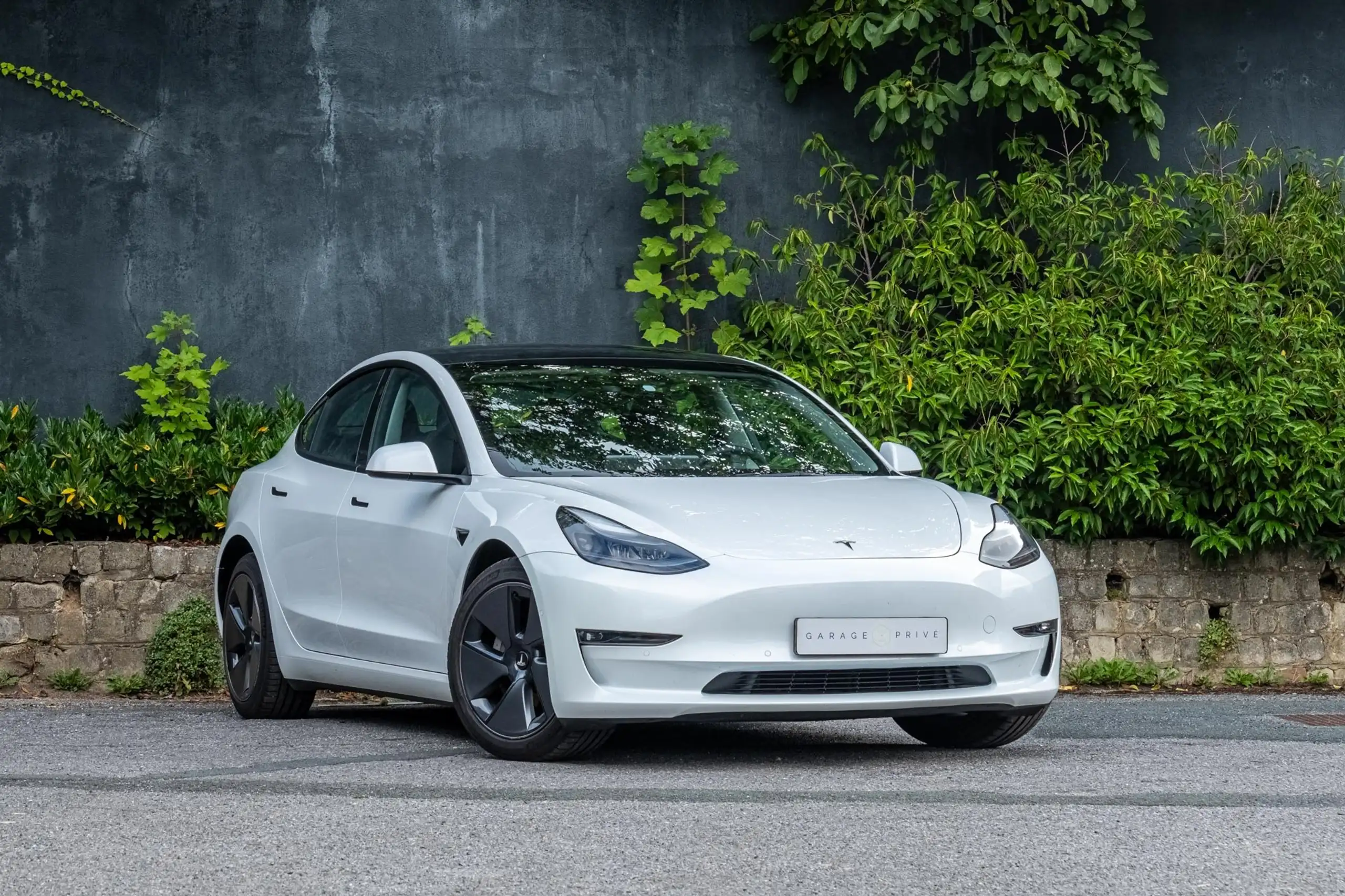 Tesla - Model 3