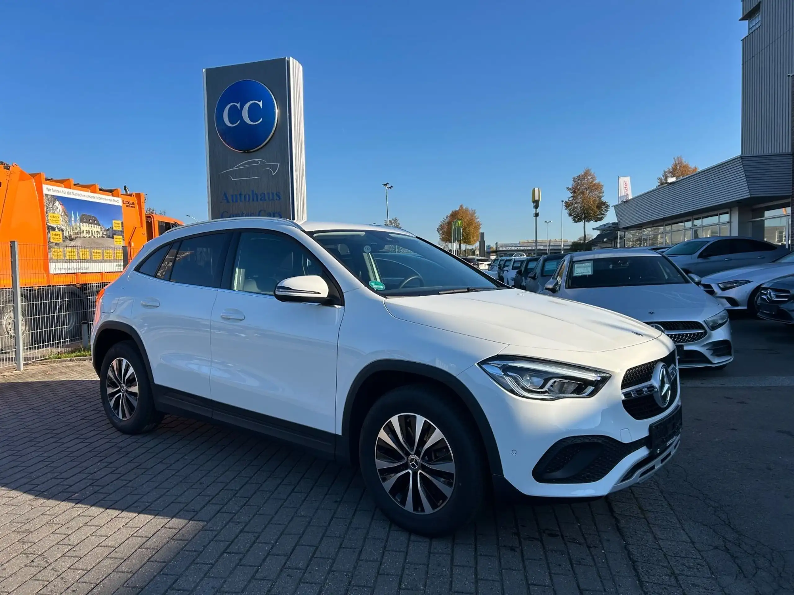 Mercedes-Benz - GLA 250