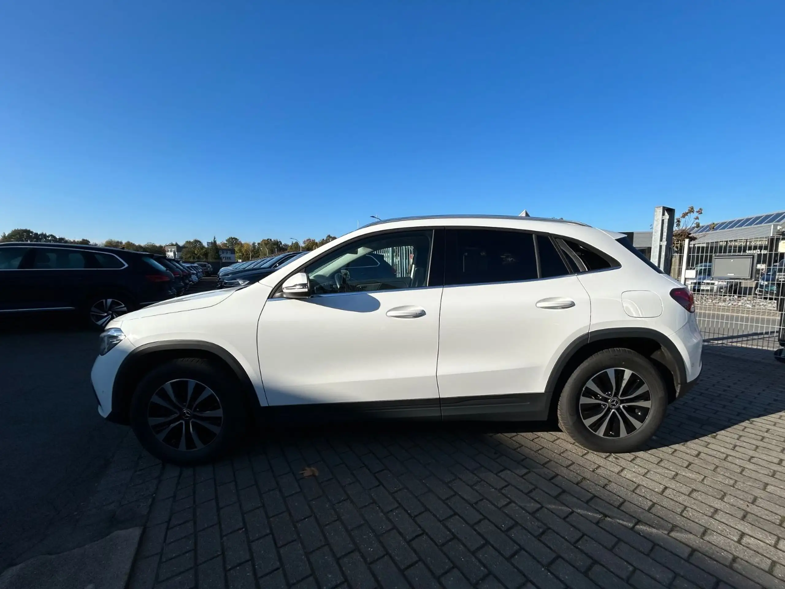 Mercedes-Benz - GLA 250