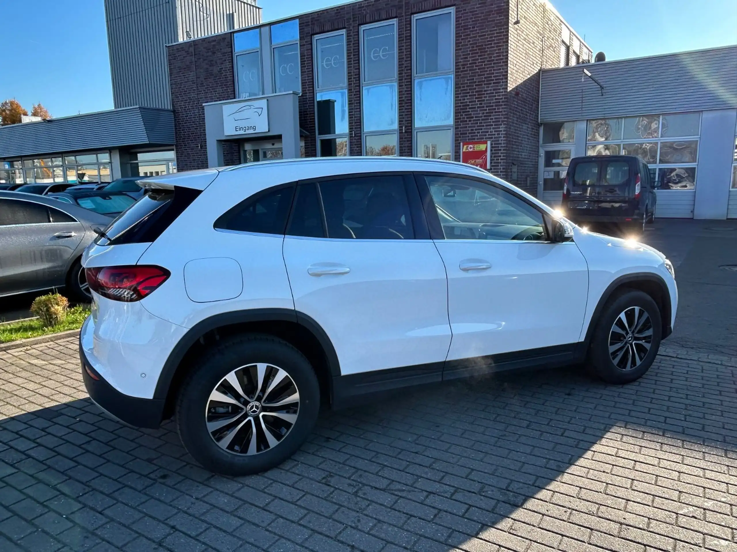 Mercedes-Benz - GLA 250