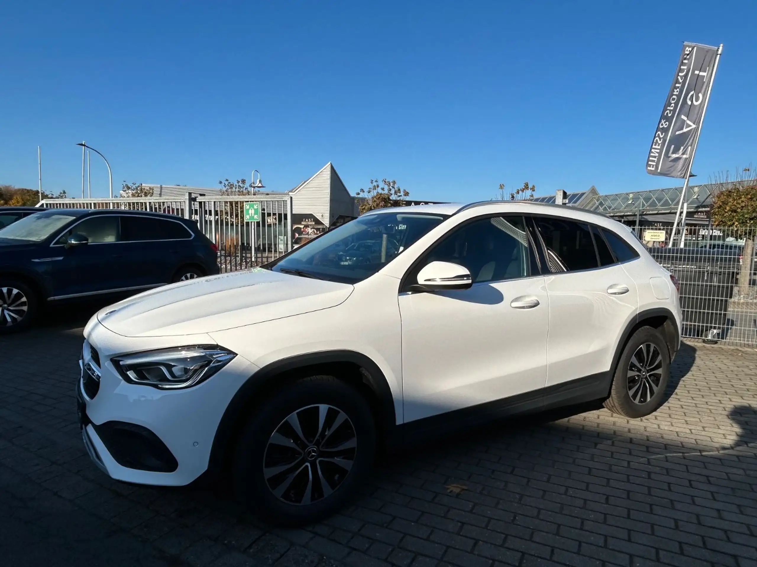 Mercedes-Benz - GLA 250